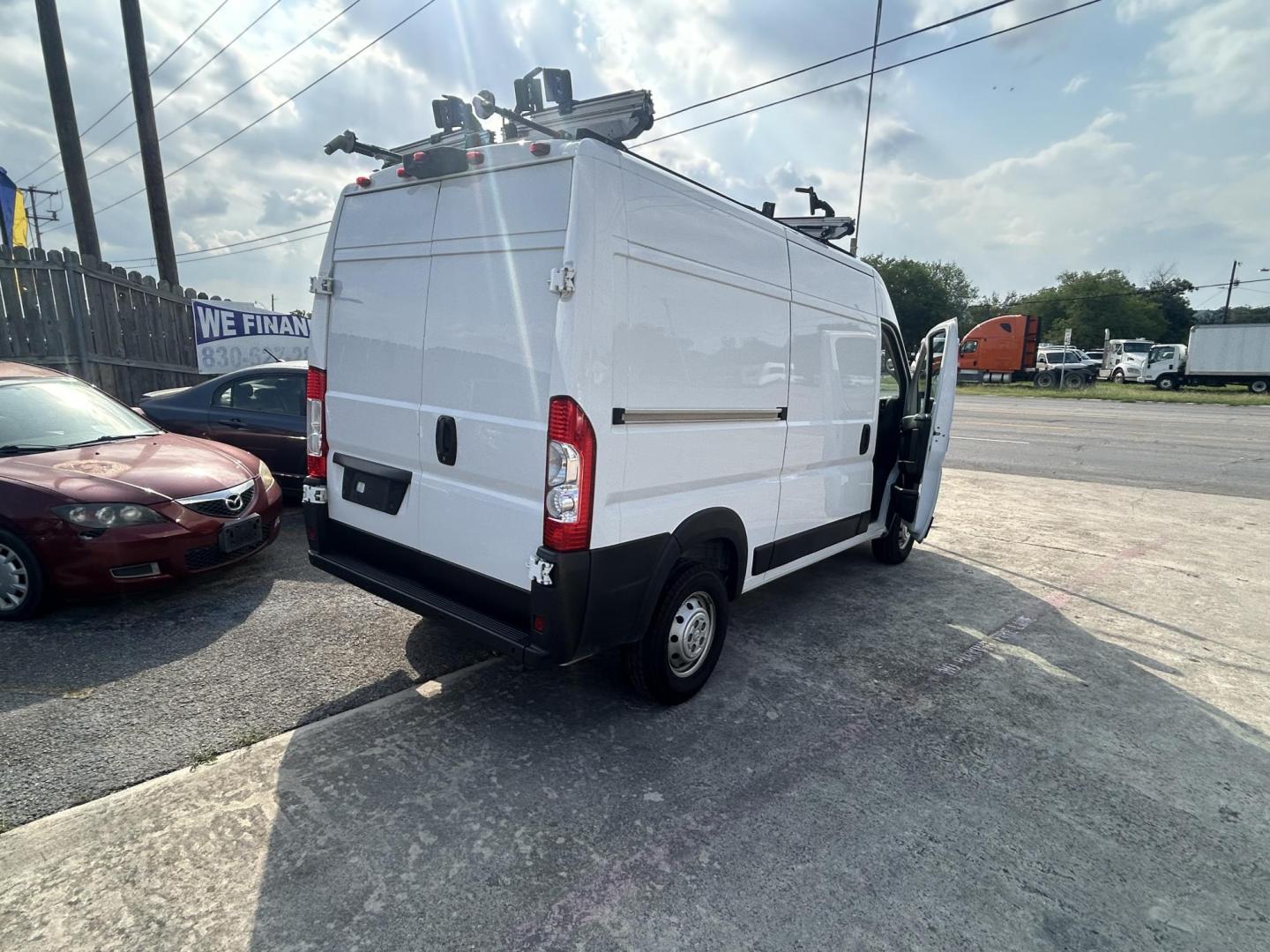2021 White RAM Promaster 1500 High Roof 136-in. WB (3C6LRVBG0ME) with an 3.6L V6 engine, 6A transmission, located at 1687 Business 35 S, New Braunfels, TX, 78130, (830) 625-7159, 29.655487, -98.051491 - Photo#7