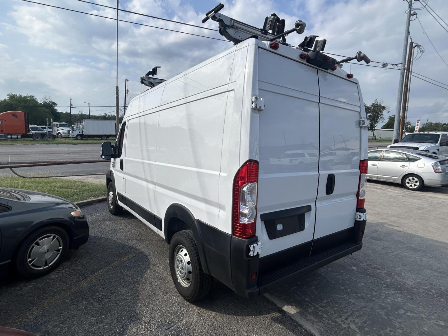 2021 White RAM Promaster 1500 High Roof 136-in. WB (3C6LRVBG0ME) with an 3.6L V6 engine, 6A transmission, located at 1687 Business 35 S, New Braunfels, TX, 78130, (830) 625-7159, 29.655487, -98.051491 - Photo#10