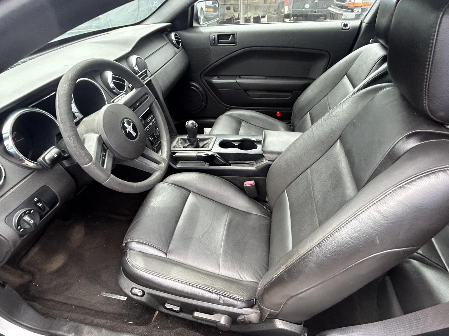 2006 Silver Ford Mustang V6 Deluxe Coupe (1ZVFT80N765) with an 4.0L V6 SOHC 12V engine, located at 1687 Business 35 S, New Braunfels, TX, 78130, (830) 625-7159, 29.655487, -98.051491 - Photo#5