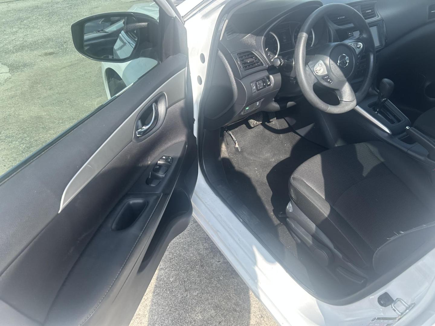 2019 White Nissan Sentra S CVT (3N1AB7AP0KY) with an 1.8L L4 SFI DOHC 16V engine, CVT transmission, located at 1687 Business 35 S, New Braunfels, TX, 78130, (830) 625-7159, 29.655487, -98.051491 - Photo#5