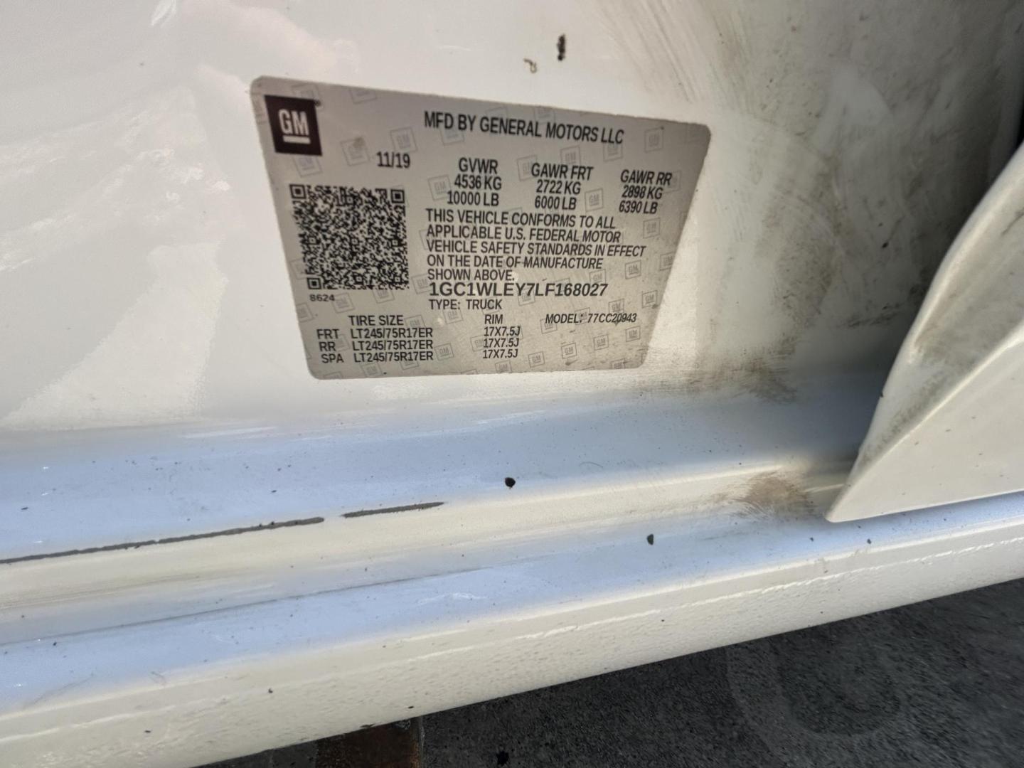 2020 White Chevrolet Silverado 2500HD Work Truck Crew Cab Short Box 2WD (1GC1WLEY7LF) with an 6.6L V8 OHV 16V DIESEL engine, 6A transmission, located at 1687 Business 35 S, New Braunfels, TX, 78130, (830) 625-7159, 29.655487, -98.051491 - Photo#14