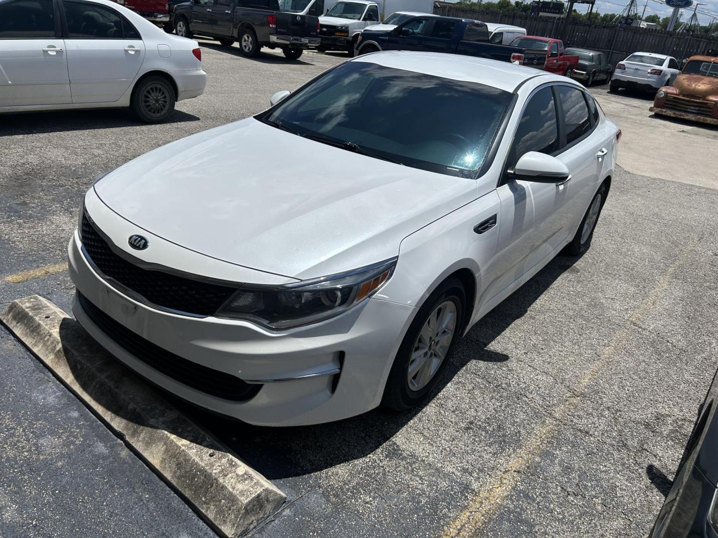 2017 White Kia Optima LX (KNAGT4L37H5) with an 2.4L L4 DOHC 16V engine, 6A transmission, located at 1687 Business 35 S, New Braunfels, TX, 78130, (830) 625-7159, 29.655487, -98.051491 - Photo#0