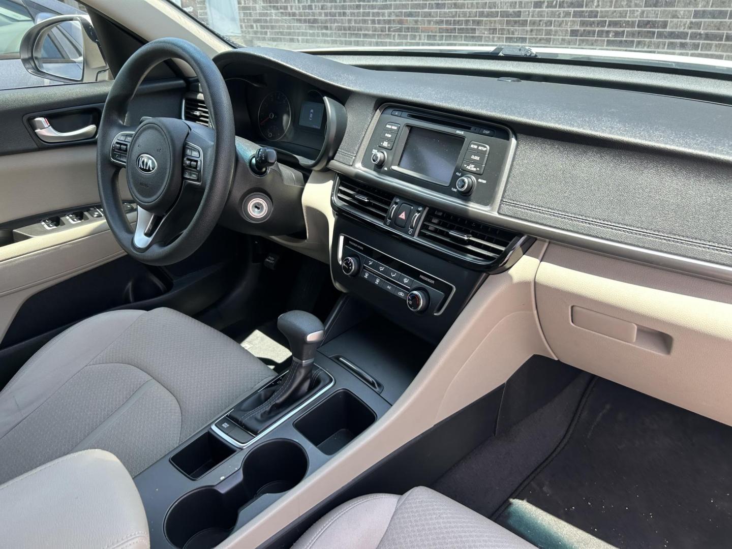 2017 White Kia Optima LX (KNAGT4L37H5) with an 2.4L L4 DOHC 16V engine, 6A transmission, located at 1687 Business 35 S, New Braunfels, TX, 78130, (830) 625-7159, 29.655487, -98.051491 - Photo#3