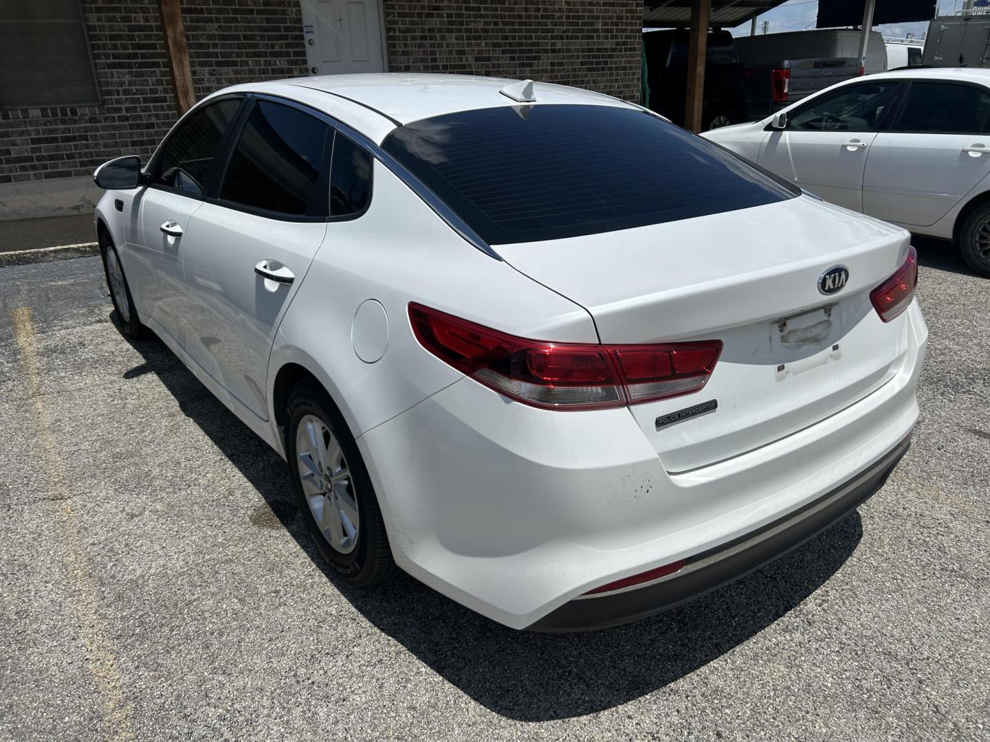 2017 White Kia Optima LX (KNAGT4L37H5) with an 2.4L L4 DOHC 16V engine, 6A transmission, located at 1687 Business 35 S, New Braunfels, TX, 78130, (830) 625-7159, 29.655487, -98.051491 - Photo#7