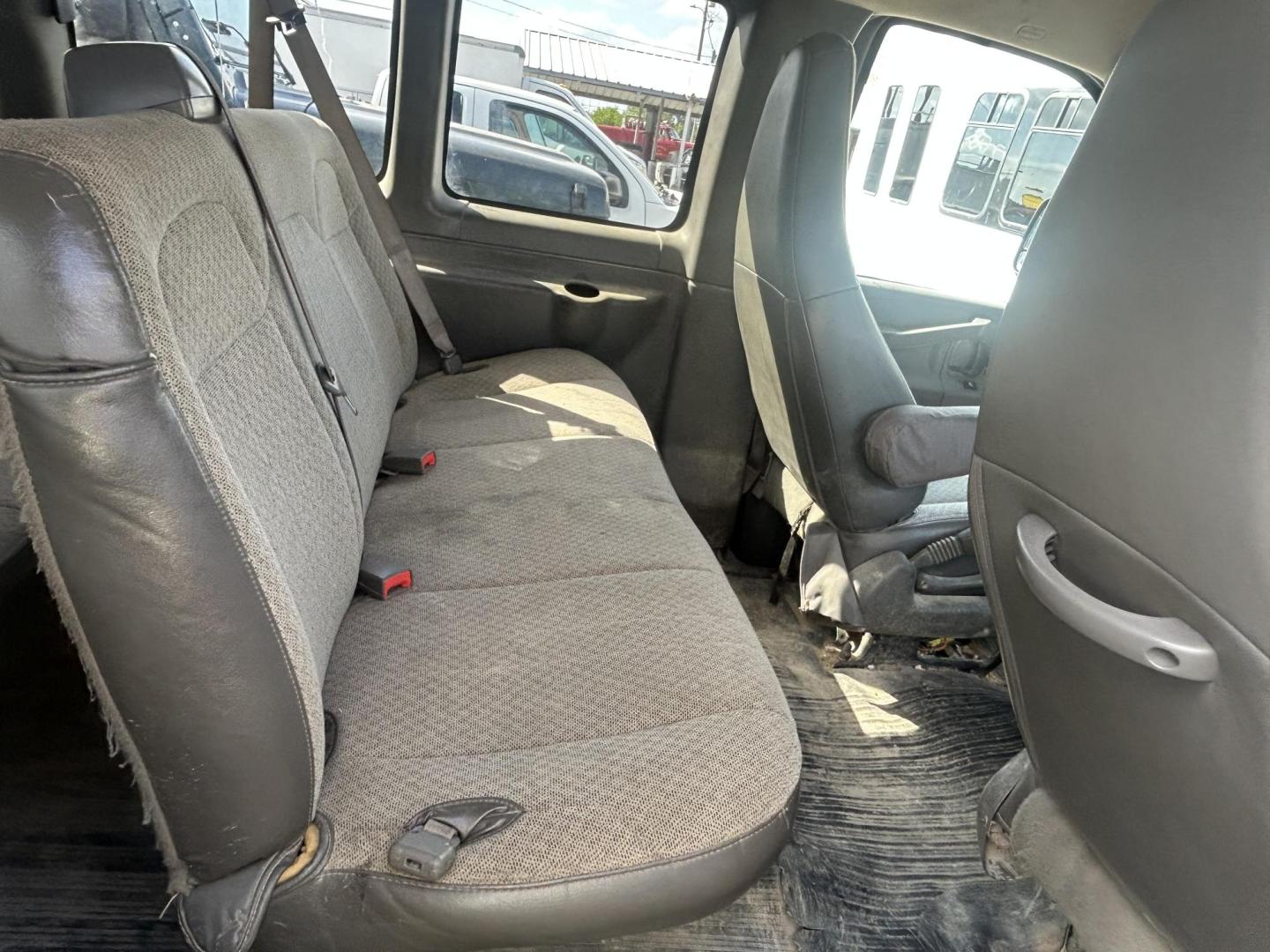 2022 Silver Chevrolet Express LS 3500 Extended (1GAZGNFP4N1) with an 4.3L V6 engine, 6A transmission, located at 1687 Business 35 S, New Braunfels, TX, 78130, (830) 625-7159, 29.655487, -98.051491 - Photo#7