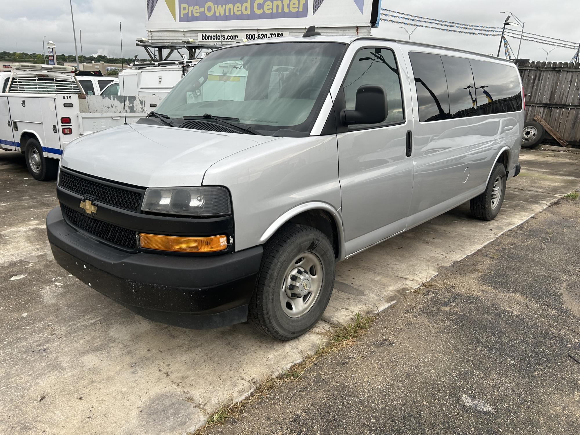 photo of 2022 Chevrolet Express 12 Passenger LS 3500 Extended