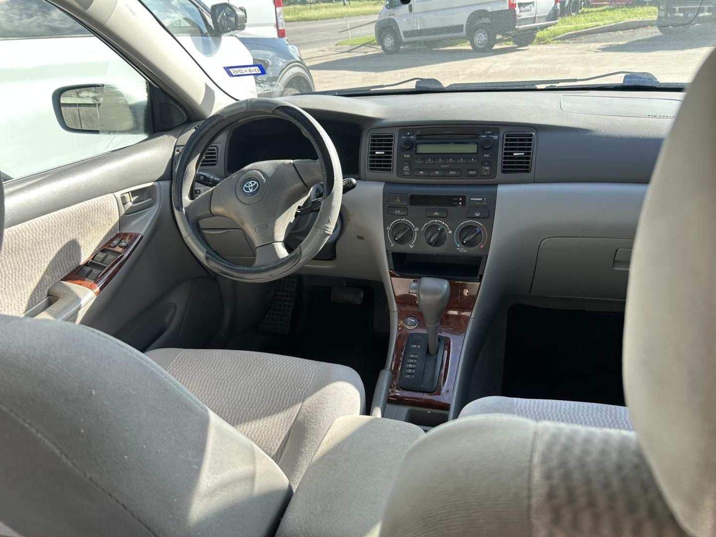 2006 White Toyota Corolla CE (2T1BR32E76C) with an 1.8L L4 DOHC 16V engine, located at 1687 Business 35 S, New Braunfels, TX, 78130, (830) 625-7159, 29.655487, -98.051491 - Photo#5