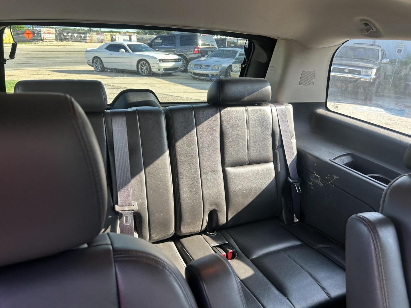 2013 Brown Chevrolet Tahoe LT 2WD (1GNSCBE07DR) with an 5.3L V8 OHV 16V FFV engine, 6-Speed Automatic transmission, located at 1687 Business 35 S, New Braunfels, TX, 78130, (830) 625-7159, 29.655487, -98.051491 - Photo#6