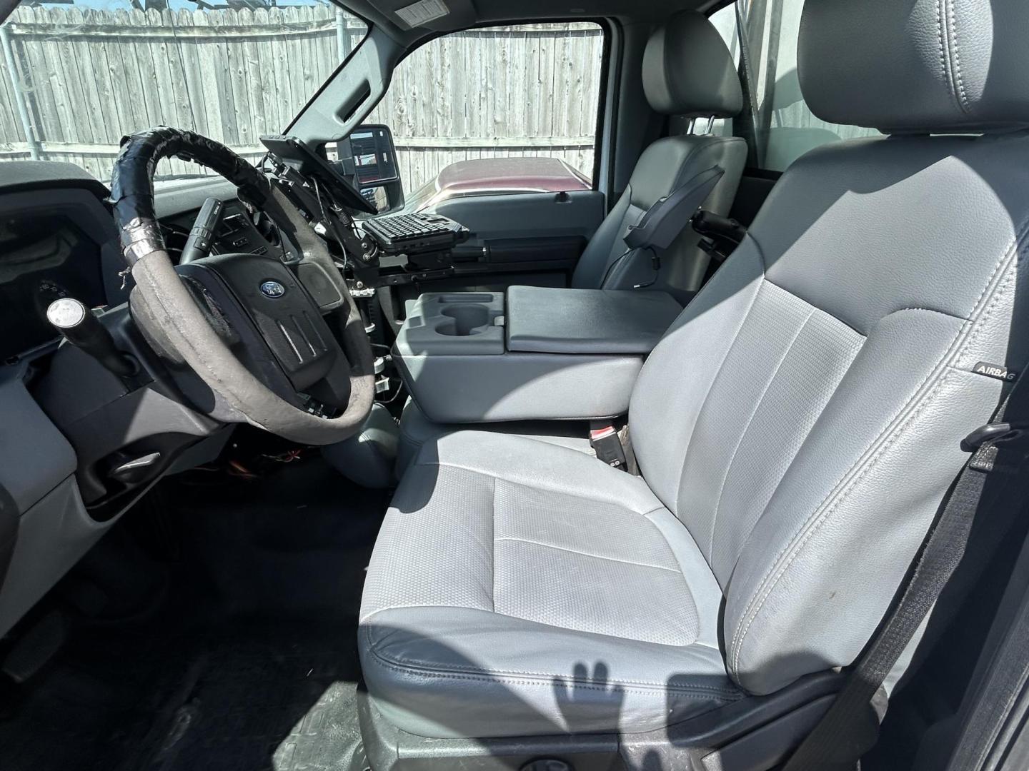 2016 White Ford F-250 SD XL 4WD (1FDBF2B61GE) with an 6.2L V8 OHV 16V engine, 6A transmission, located at 1687 Business 35 S, New Braunfels, TX, 78130, (830) 625-7159, 29.655487, -98.051491 - Photo#7