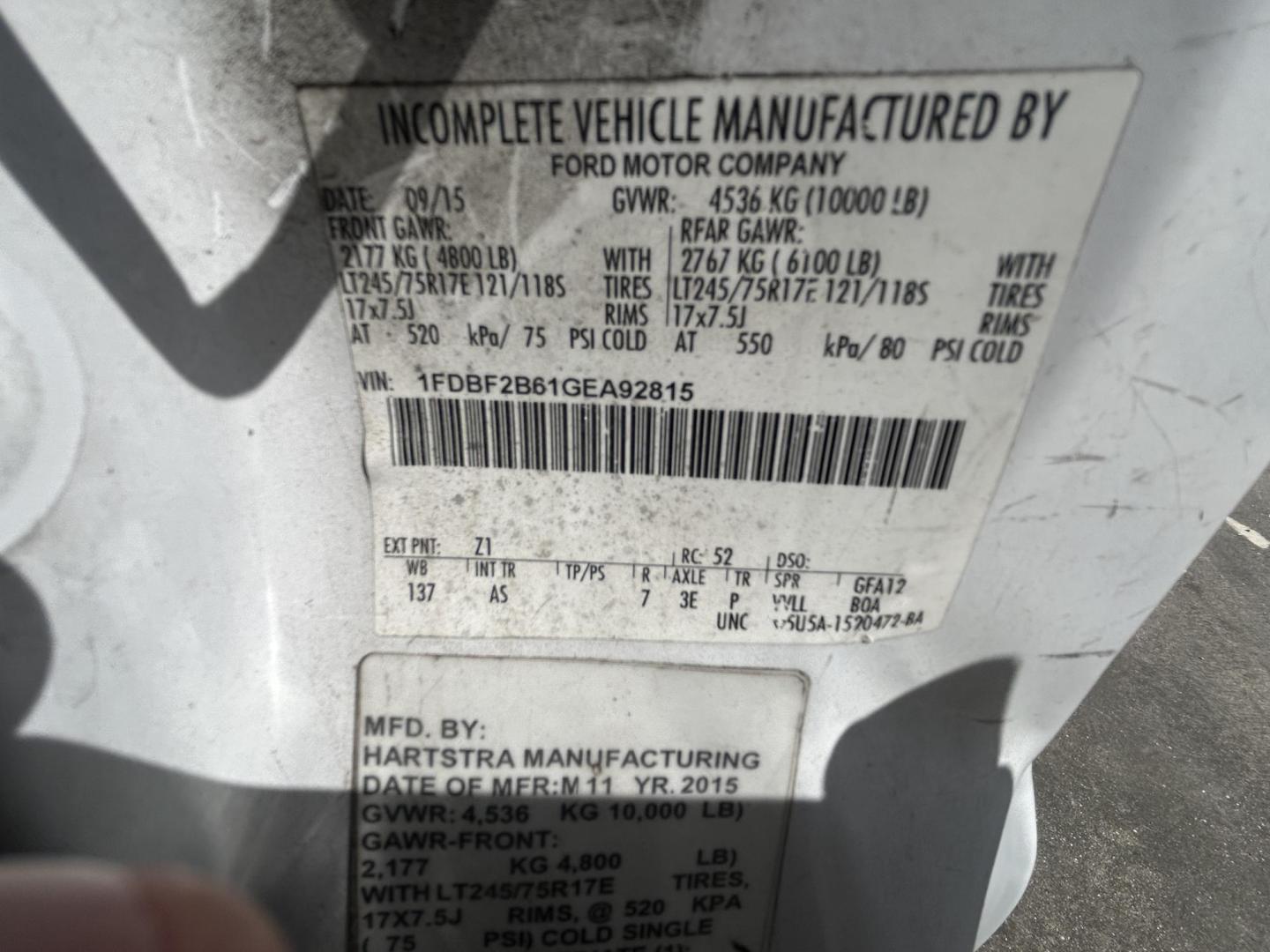 2016 White Ford F-250 SD XL 4WD (1FDBF2B61GE) with an 6.2L V8 OHV 16V engine, 6A transmission, located at 1687 Business 35 S, New Braunfels, TX, 78130, (830) 625-7159, 29.655487, -98.051491 - Photo#9