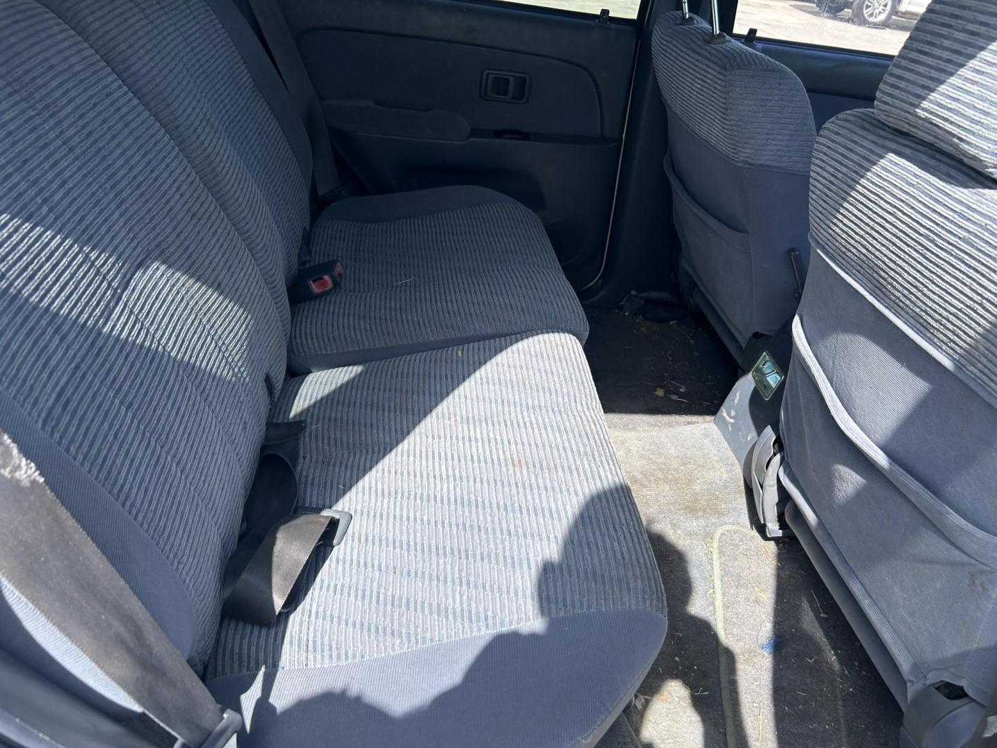 1997 Silver Toyota 4Runner SR5 2WD (JT3GN86RXV0) with an 3.4L V6 DOHC 24V engine, 4-Speed Automatic Overdrive transmission, located at 1687 Business 35 S, New Braunfels, TX, 78130, (830) 625-7159, 29.655487, -98.051491 - Photo#7