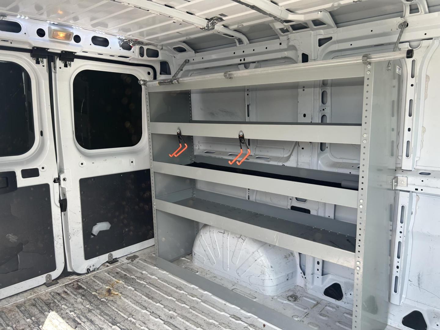 2019 White RAM Promaster 1500 Low Roof Tradesman 118-in. WB (3C6TRVNG9KE) with an 3.6L V6 engine, 6A transmission, located at 1687 Business 35 S, New Braunfels, TX, 78130, (830) 625-7159, 29.655487, -98.051491 - Photo#5