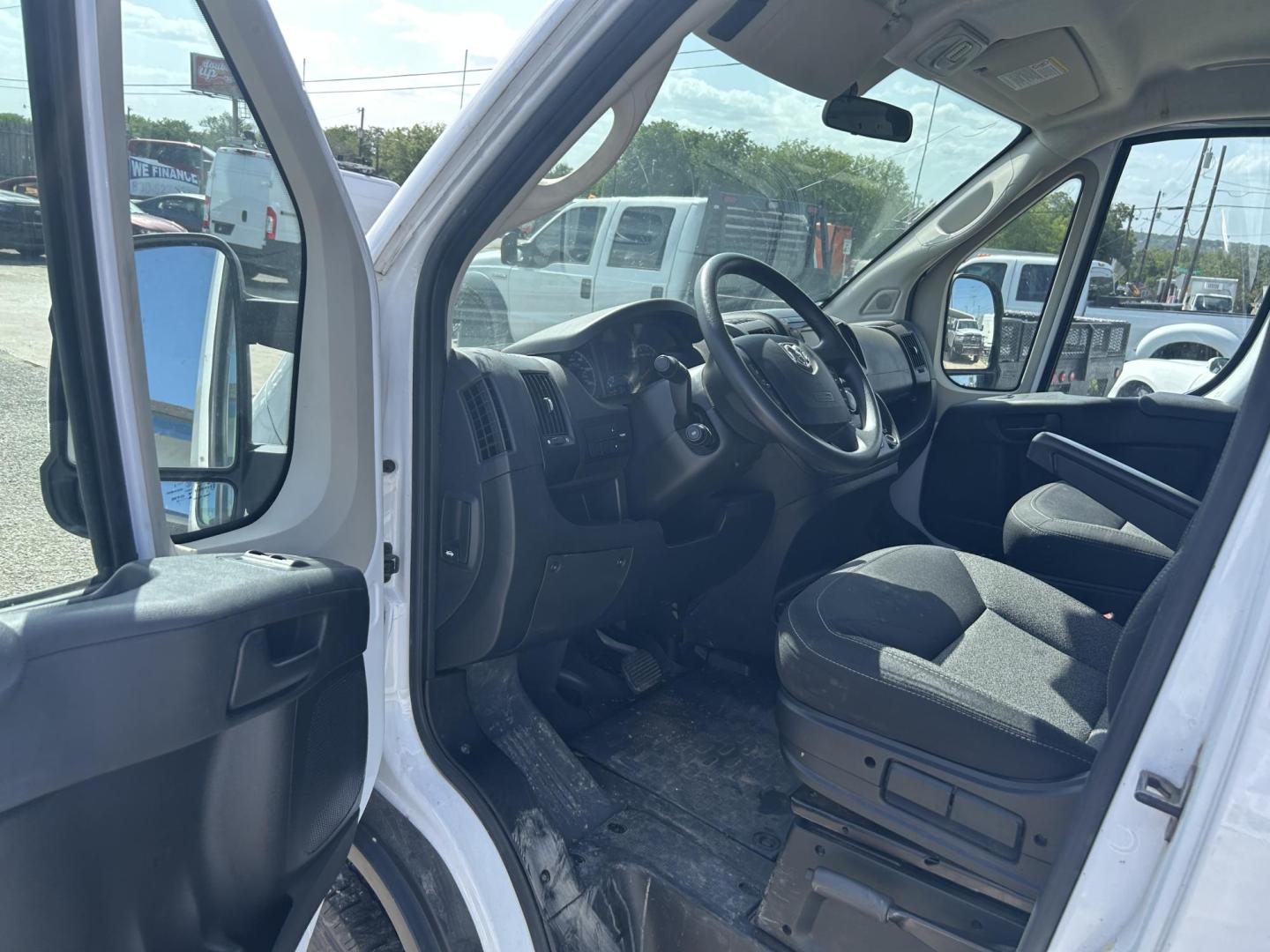 2019 White RAM Promaster 1500 Low Roof Tradesman 118-in. WB (3C6TRVNG9KE) with an 3.6L V6 engine, 6A transmission, located at 1687 Business 35 S, New Braunfels, TX, 78130, (830) 625-7159, 29.655487, -98.051491 - Photo#9