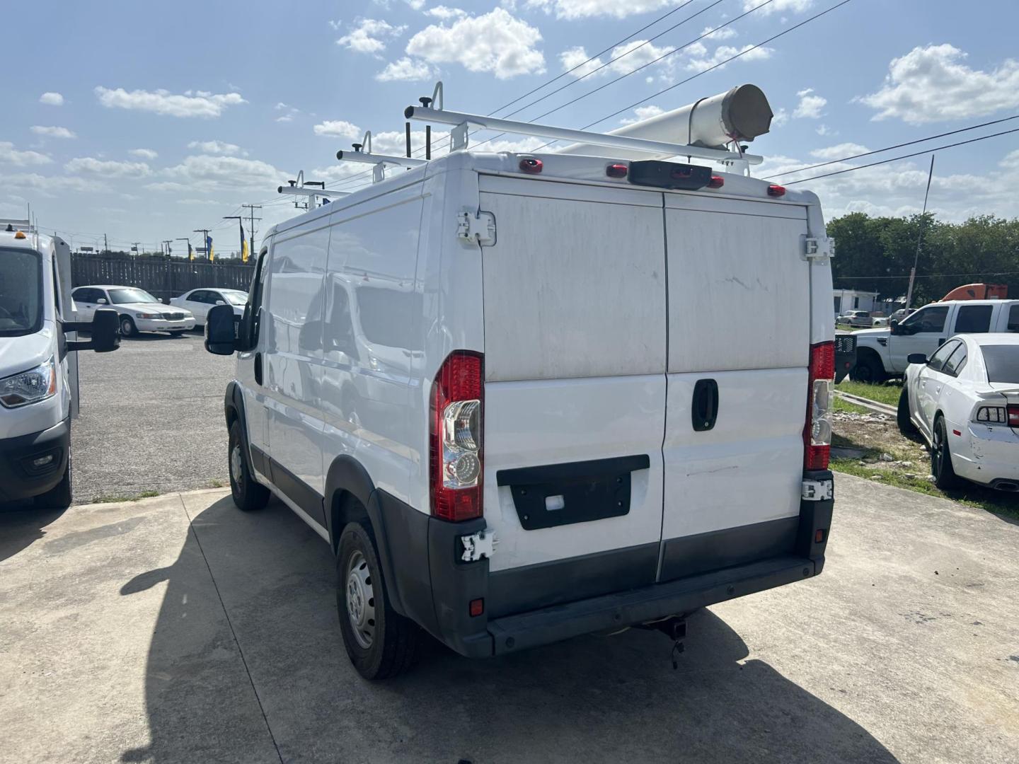 2019 White RAM Promaster 1500 Low Roof Tradesman 118-in. WB (3C6TRVNG9KE) with an 3.6L V6 engine, 6A transmission, located at 1687 Business 35 S, New Braunfels, TX, 78130, (830) 625-7159, 29.655487, -98.051491 - Photo#8