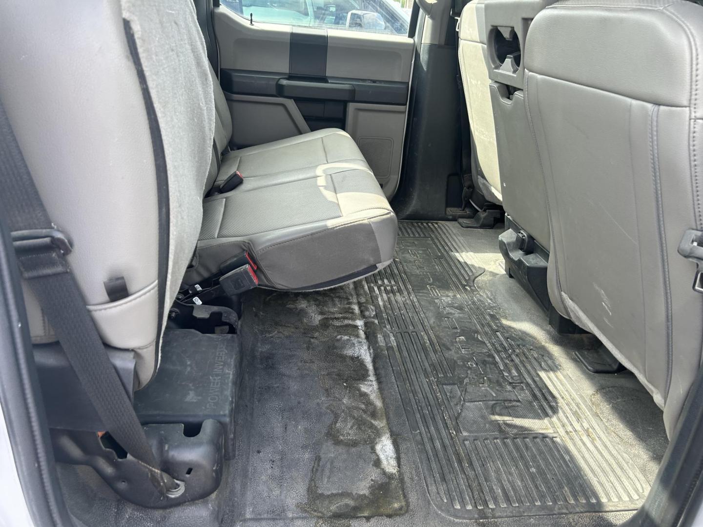 2022 White Ford F-250 SD XL Crew Cab 4WD (1FT7W2B64NE) with an 6.2L V8 OHV 16V engine, 6A transmission, located at 1687 Business 35 S, New Braunfels, TX, 78130, (830) 625-7159, 29.655487, -98.051491 - Photo#4