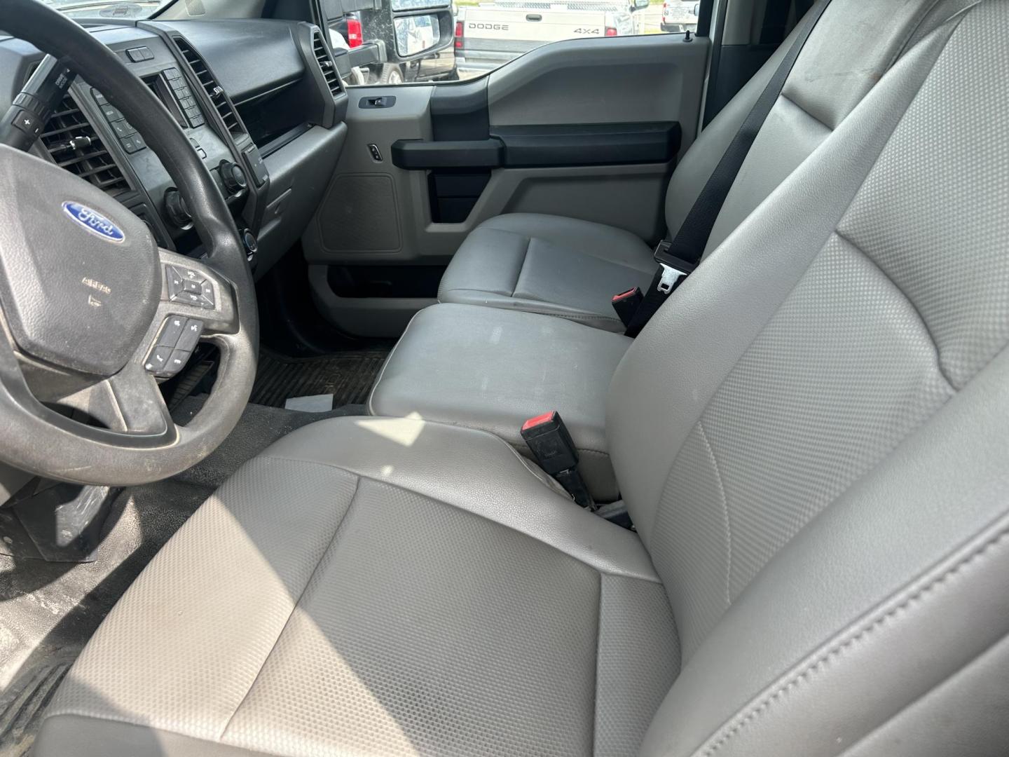 2022 White Ford F-250 SD XL Crew Cab 4WD (1FT7W2B64NE) with an 6.2L V8 OHV 16V engine, 6A transmission, located at 1687 Business 35 S, New Braunfels, TX, 78130, (830) 625-7159, 29.655487, -98.051491 - Photo#10