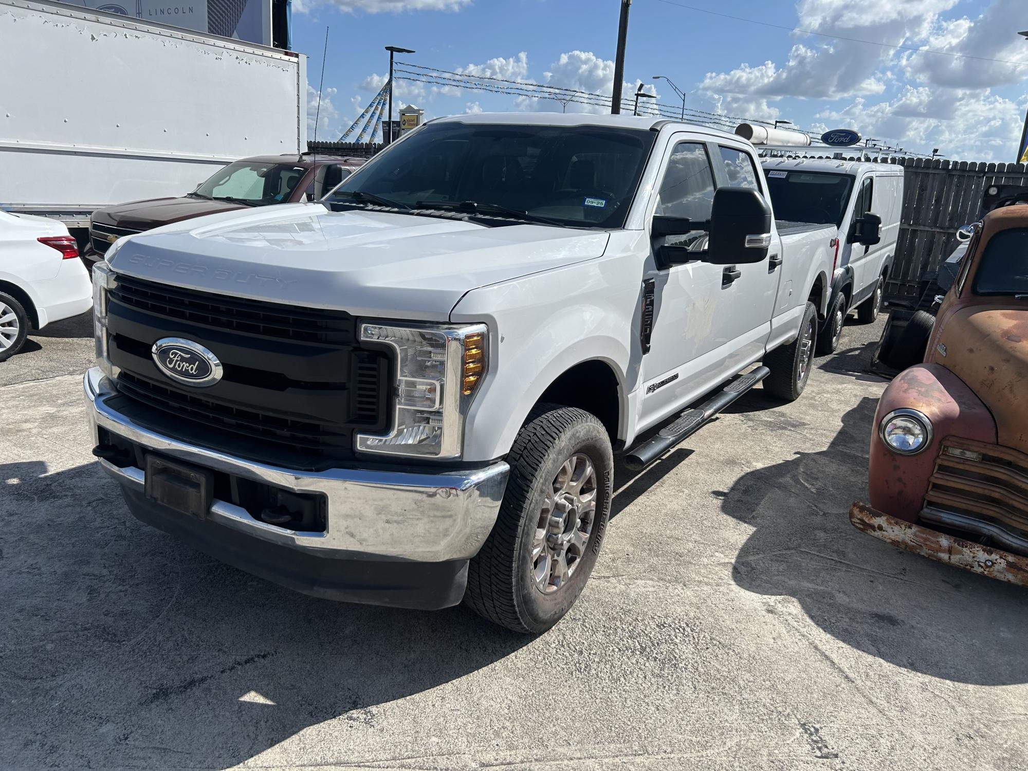 photo of 2019 Ford F-250 SD XL Crew Cab Long Bed 4WD