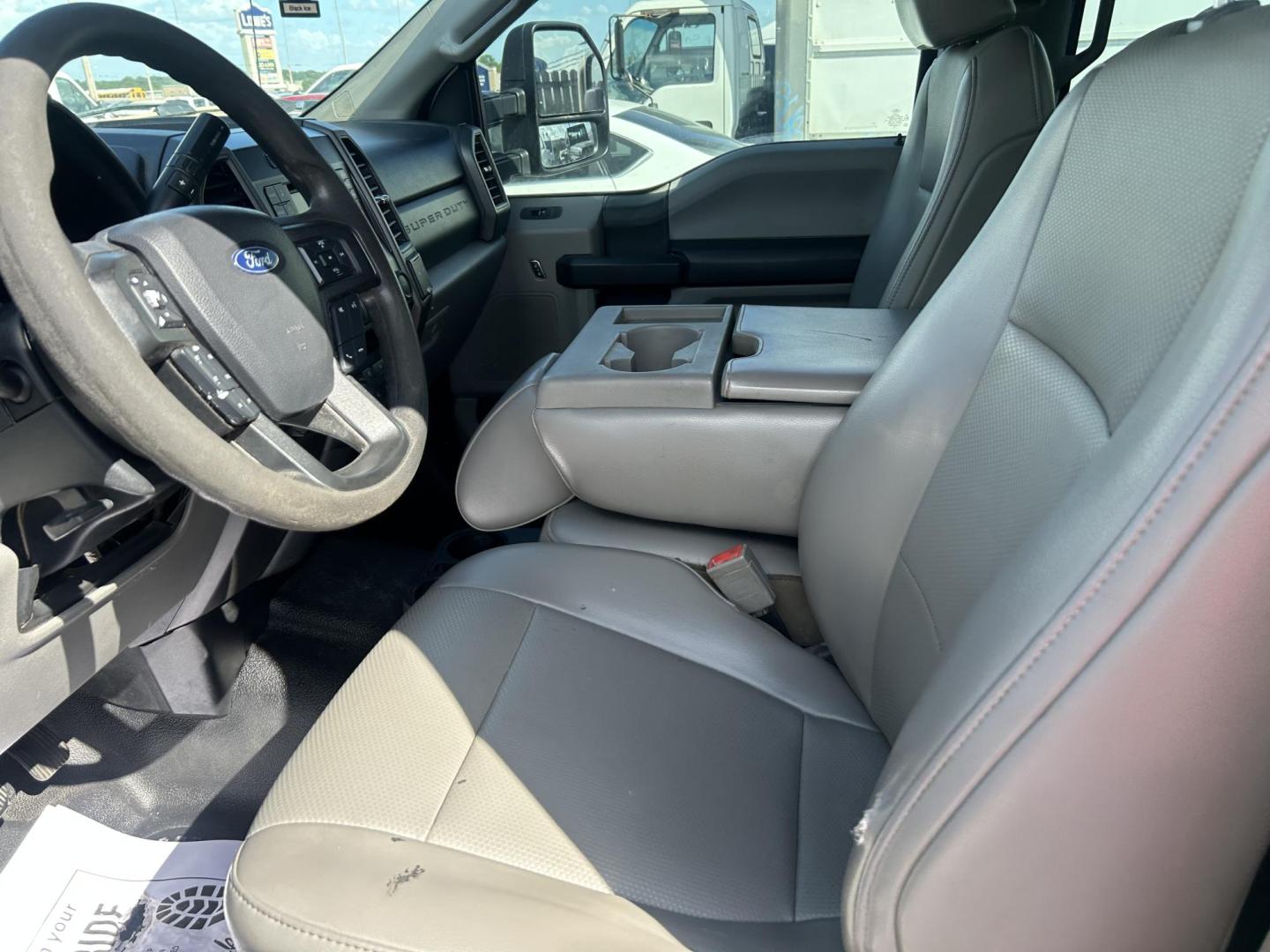 2019 White Ford F-250 SD XL Crew Cab Long Bed 4WD (1FT7W2BT4KE) with an 6.7L V8 OHV 16V DIESEL engine, 6A transmission, located at 1687 Business 35 S, New Braunfels, TX, 78130, (830) 625-7159, 29.655487, -98.051491 - Photo#11