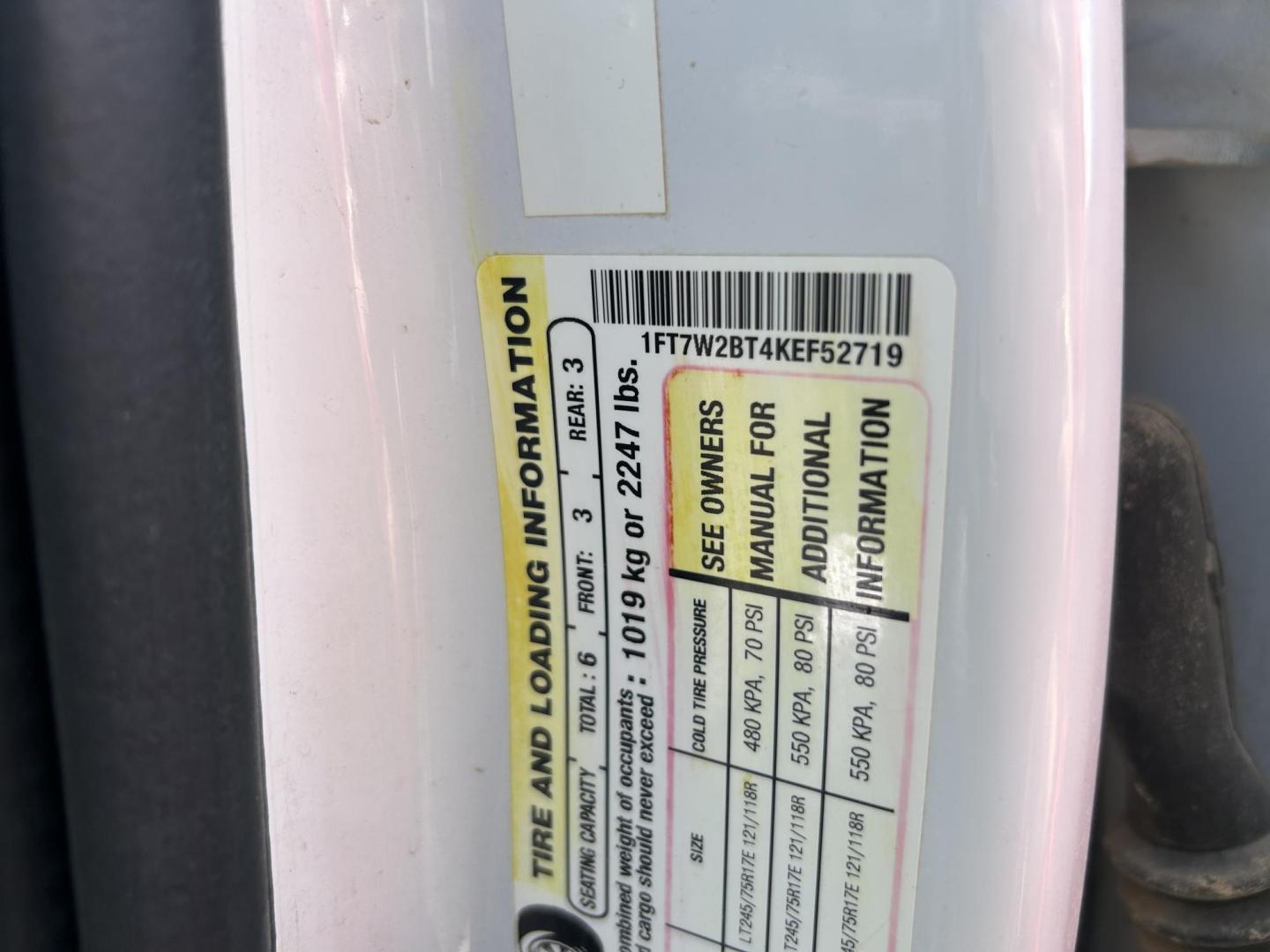 2019 White Ford F-250 SD XL Crew Cab Long Bed 4WD (1FT7W2BT4KE) with an 6.7L V8 OHV 16V DIESEL engine, 6A transmission, located at 1687 Business 35 S, New Braunfels, TX, 78130, (830) 625-7159, 29.655487, -98.051491 - Photo#14