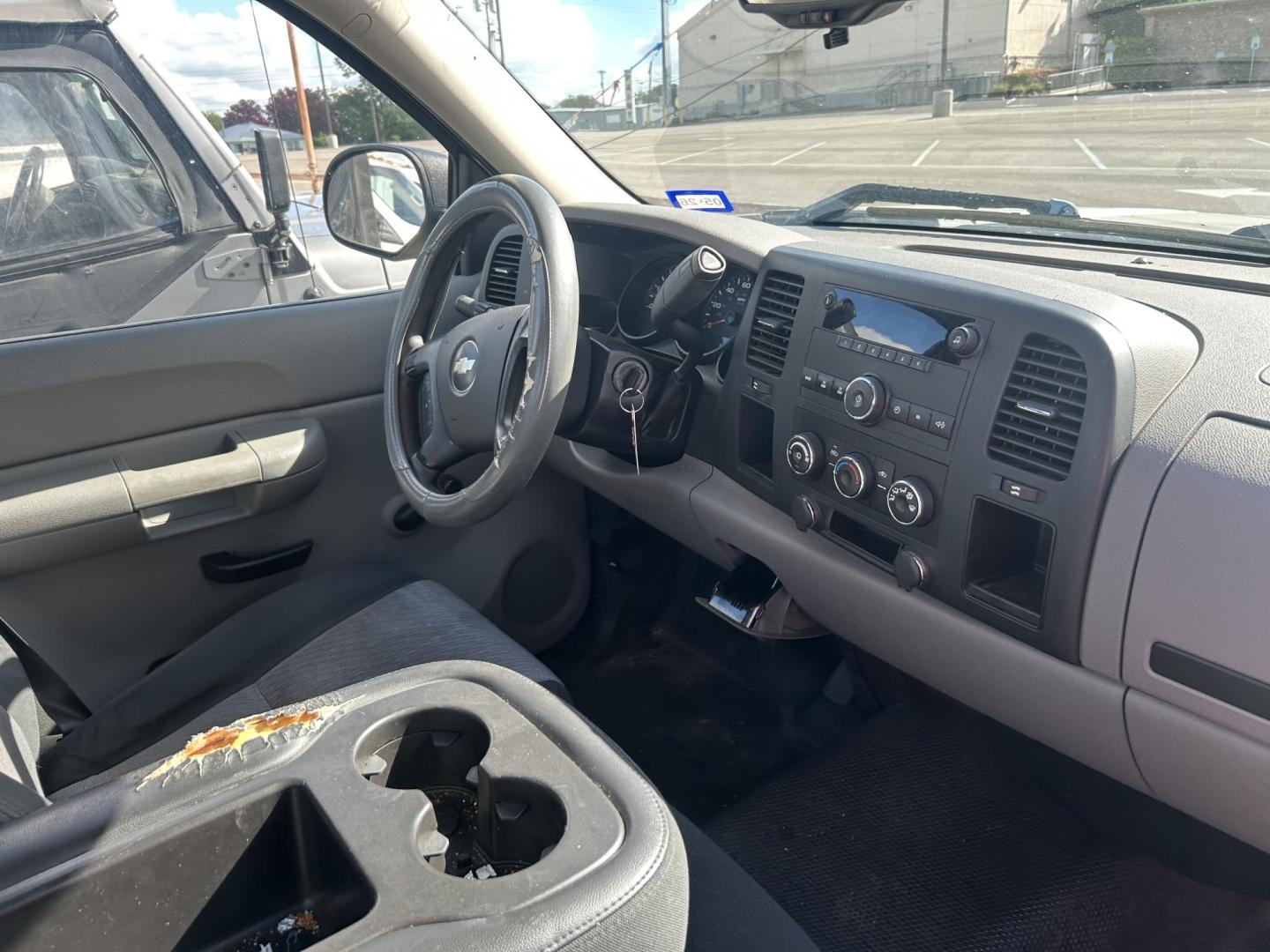 2007 Tan Chevrolet Silverado 1500 LT1 2WD (1GCEC14C07Z) with an 4.8L V8 OHV 16V engine, 4-Speed Automatic Overdrive transmission, located at 1687 Business 35 S, New Braunfels, TX, 78130, (830) 625-7159, 29.655487, -98.051491 - Photo#4