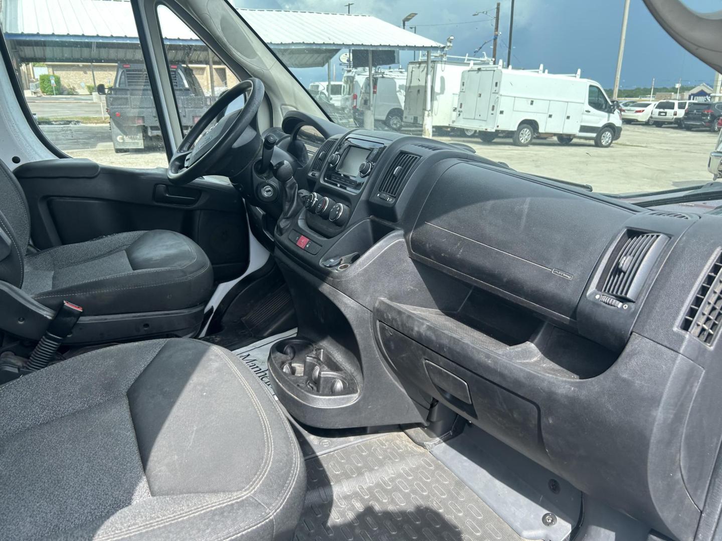 2018 White RAM Promaster 2500 High Roof Tradesman 159-in. WB (3C6TRVDG5JE) with an 3.6L V6 engine, 6A transmission, located at 1687 Business 35 S, New Braunfels, TX, 78130, (830) 625-7159, 29.655487, -98.051491 - Photo#2