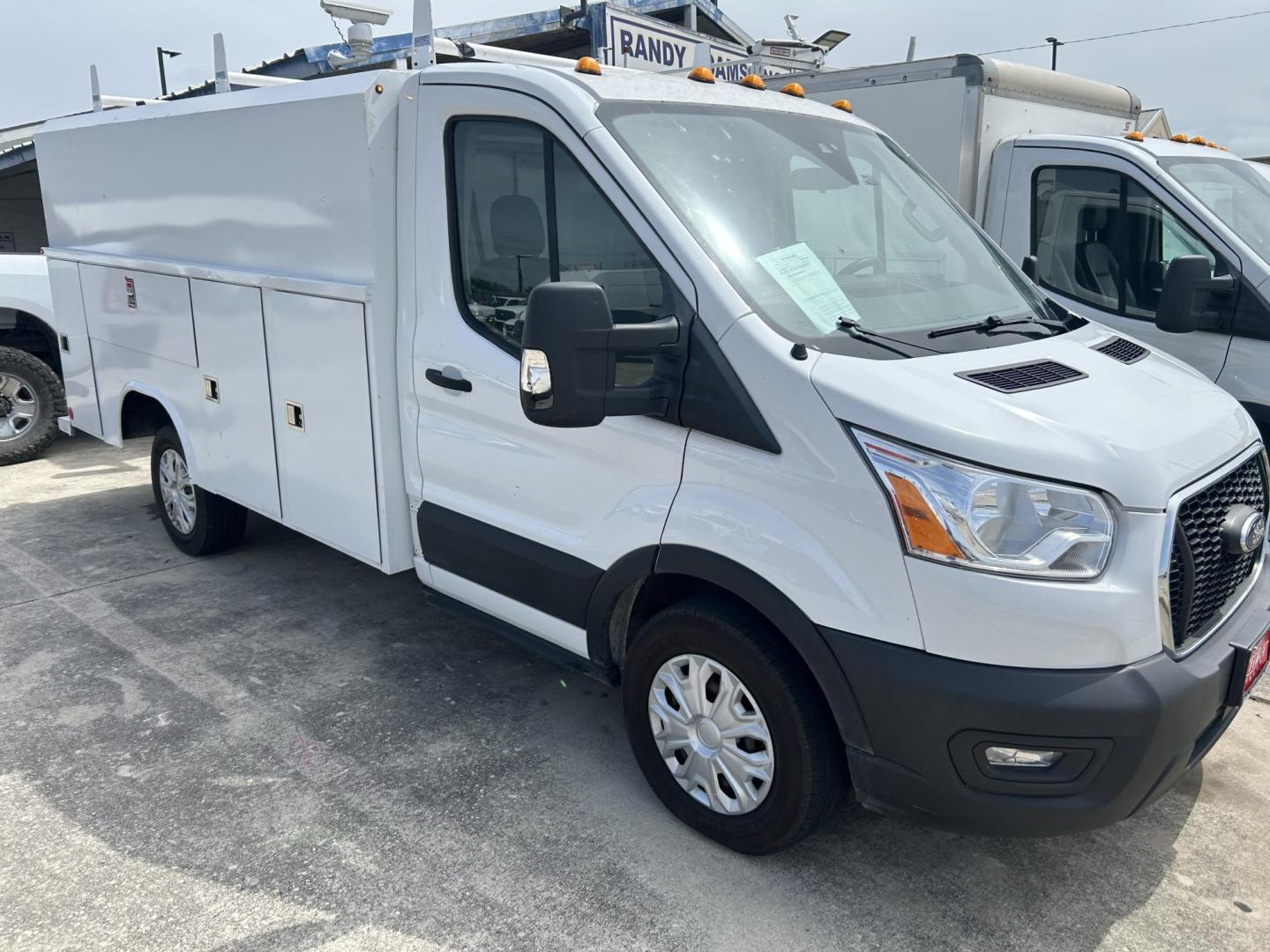 2020 White Ford Transit T-350 (1FDBW5P86LK) with an 3.5L V6 DOHC 24V engine, located at 1687 Business 35 S, New Braunfels, TX, 78130, (830) 625-7159, 29.655487, -98.051491 - Photo#3