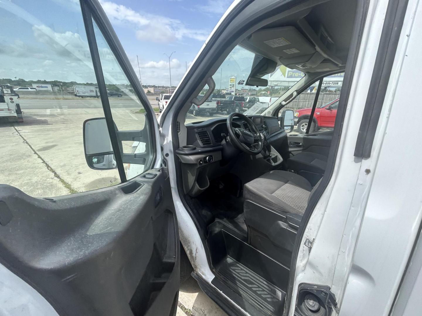 2020 White Ford Transit T-350 (1FDBW5P86LK) with an 3.5L V6 DOHC 24V engine, located at 1687 Business 35 S, New Braunfels, TX, 78130, (830) 625-7159, 29.655487, -98.051491 - Photo#4
