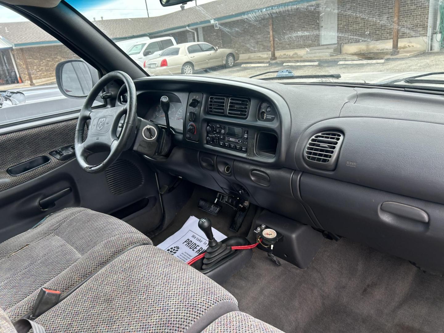 1999 Dodge Ram 2500 Reg. Cab Long Bed 4WD (3B7KF2667XM) with an 5.9L L6 OHV 24V TURBO DIESEL engine, located at 1687 Business 35 S, New Braunfels, TX, 78130, (830) 625-7159, 29.655487, -98.051491 - Photo#3