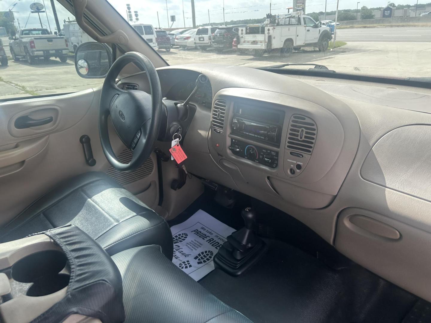 2001 Red Ford F-150 XL Flareside 4WD (1FTRF08W01K) with an 4.6L V8 SOHC 16V engine, located at 1687 Business 35 S, New Braunfels, TX, 78130, (830) 625-7159, 29.655487, -98.051491 - Photo#3