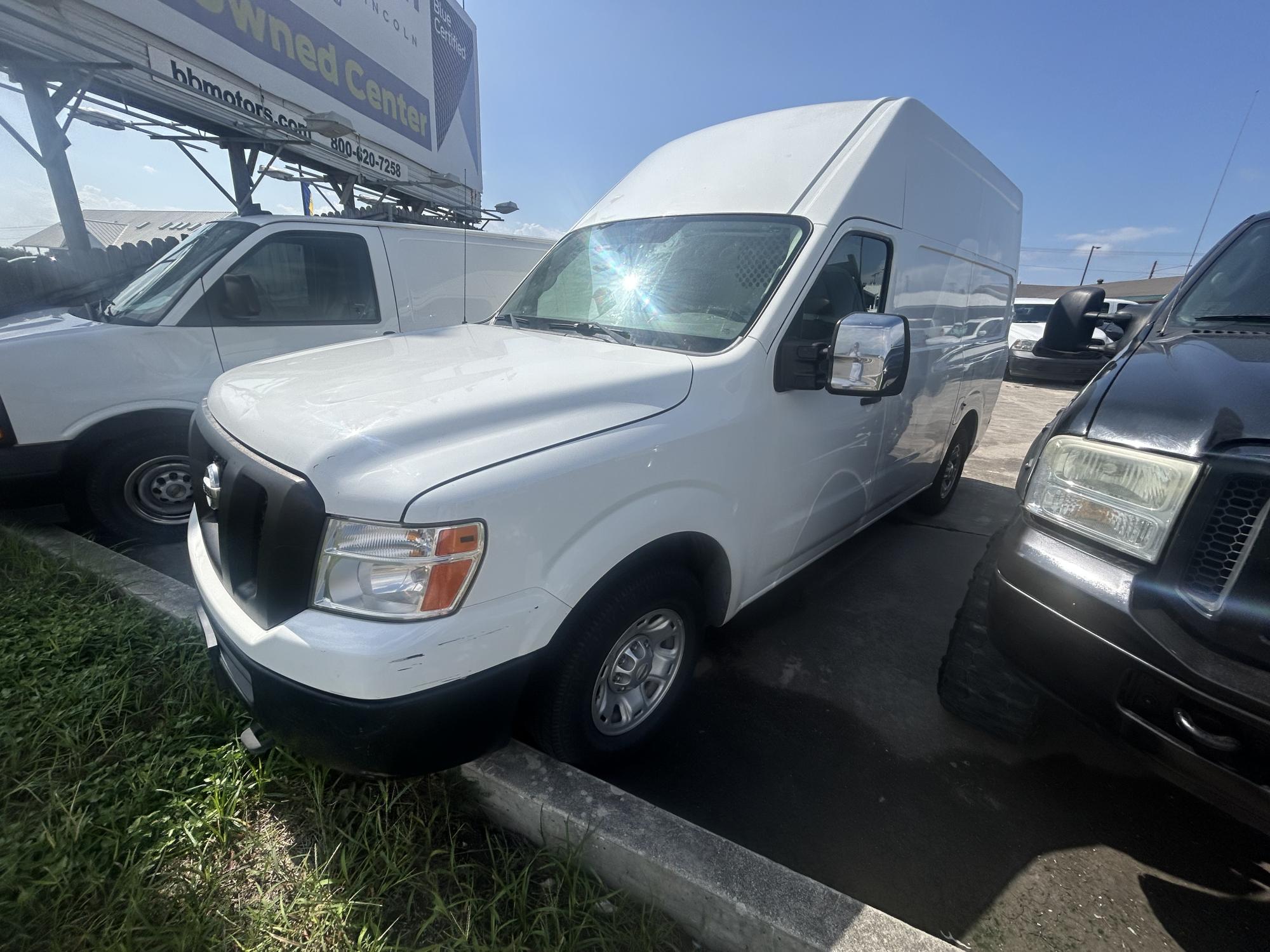 photo of 2017 Nissan NV Cargo 2500 HD SV V8 High Roof