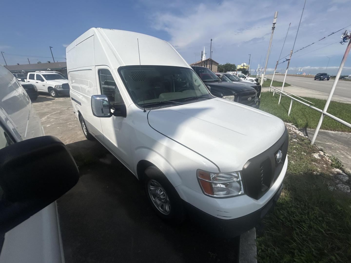 2017 White Nissan NV Cargo 2500 HD SV V8 High Roof (1N6AF0LY4HN) with an 5.6L V8 DOHC 32V engine, 5A transmission, located at 1687 Business 35 S, New Braunfels, TX, 78130, (830) 625-7159, 29.655487, -98.051491 - Photo#1