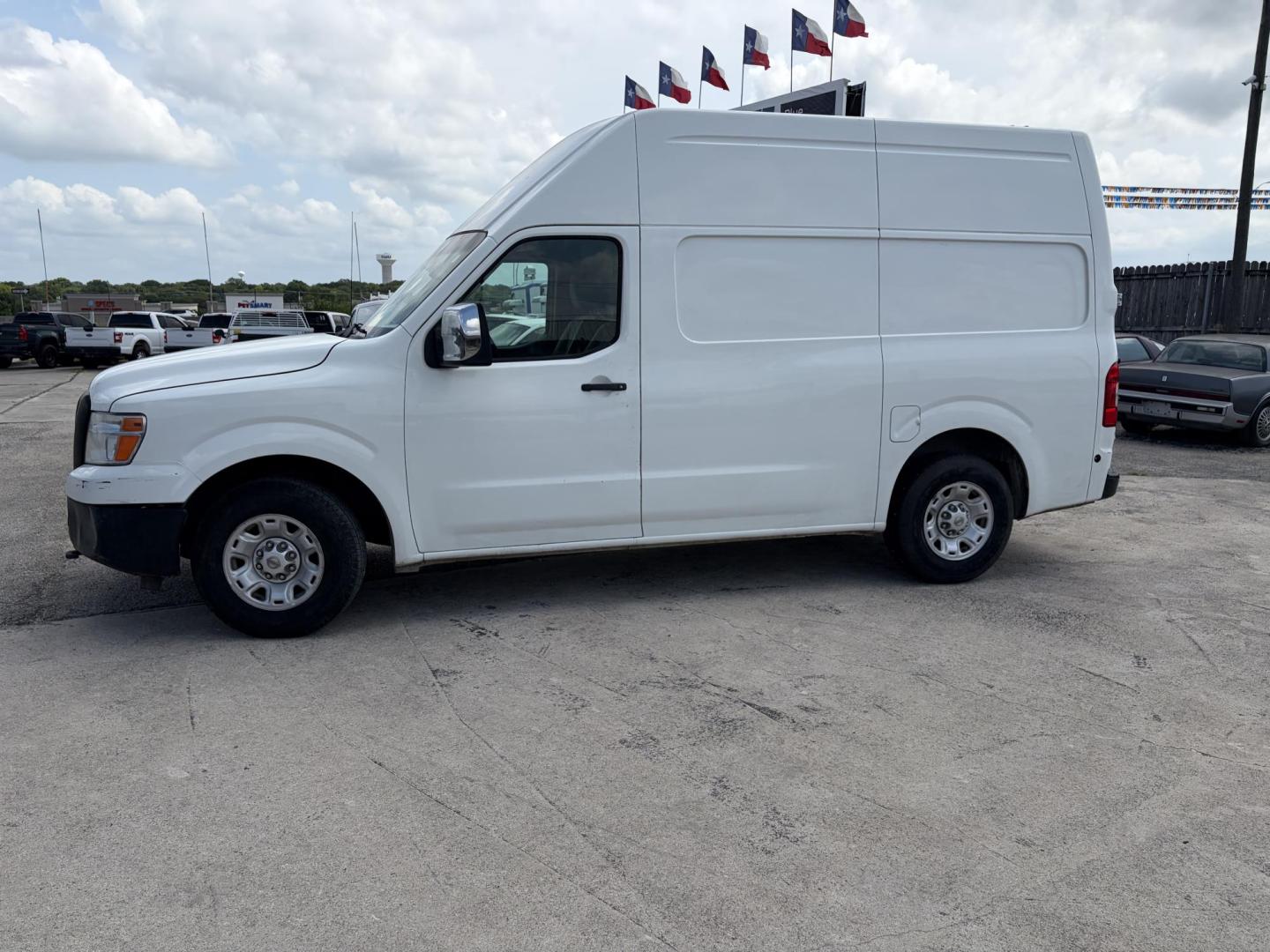 2017 White Nissan NV Cargo 2500 HD SV V8 High Roof (1N6AF0LY4HN) with an 5.6L V8 DOHC 32V engine, 5A transmission, located at 1687 Business 35 S, New Braunfels, TX, 78130, (830) 625-7159, 29.655487, -98.051491 - Photo#14