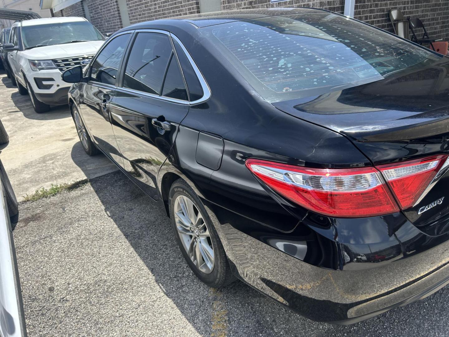 2016 Black Toyota Camry SE (4T1BF1FK6GU) with an 2.5L L4 DOHC 16V engine, 6-Speed Automatic transmission, located at 1687 Business 35 S, New Braunfels, TX, 78130, (830) 625-7159, 29.655487, -98.051491 - Photo#7