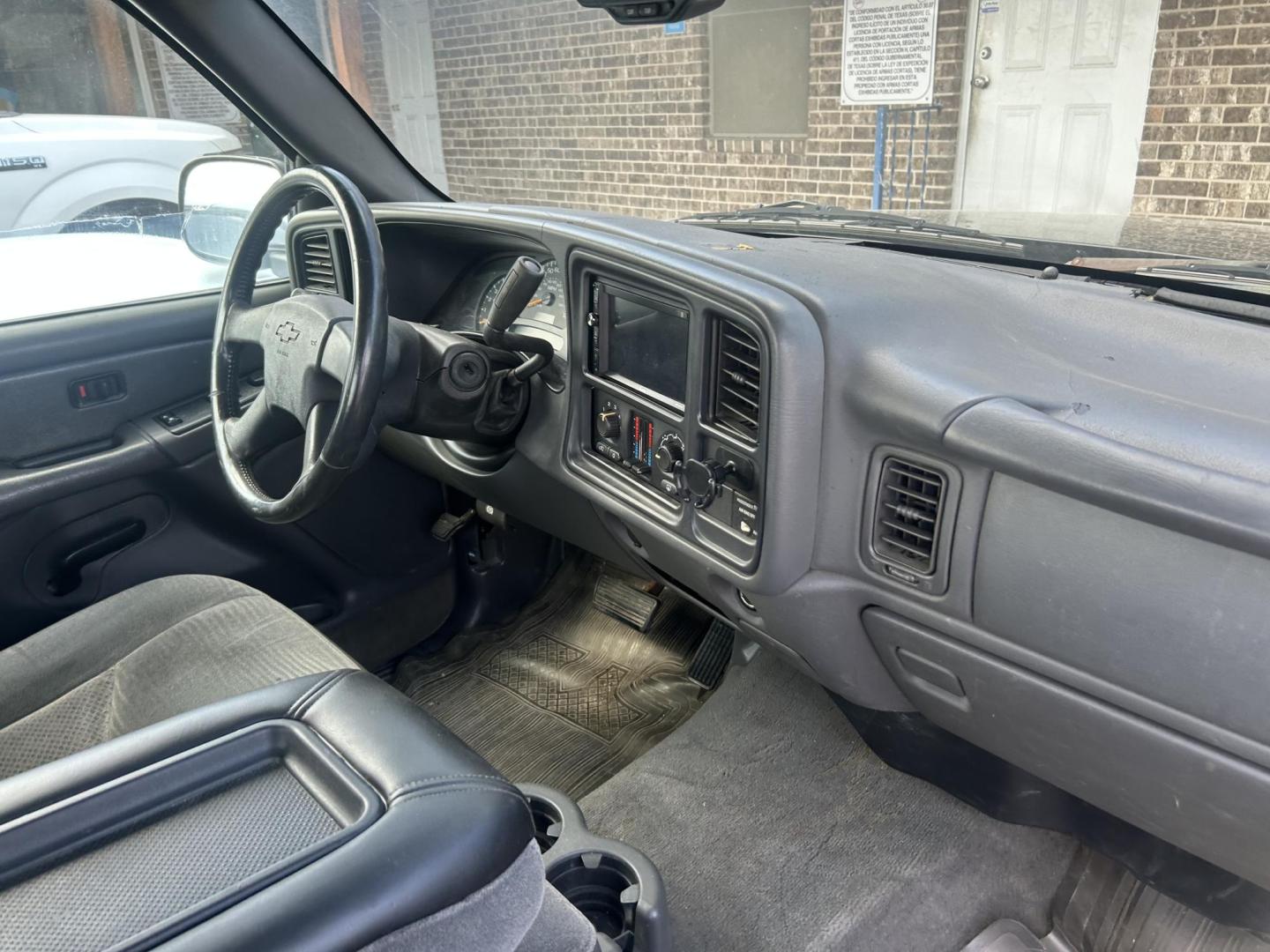 2003 Gray Chevrolet Silverado 1500 Ext. Cab Long Bed 2WD (2GCEC19V131) with an 4.8L V8 OHV 16V engine, 4-Speed Automatic Overdrive transmission, located at 1687 Business 35 S, New Braunfels, TX, 78130, (830) 625-7159, 29.655487, -98.051491 - Photo#3