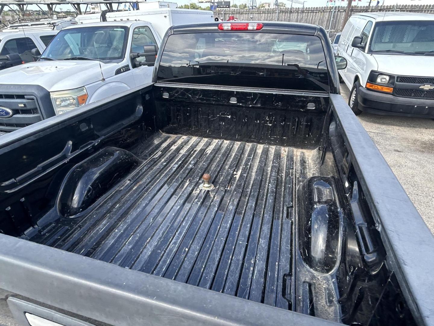 2013 Black GMC Sierra 2500HD SLE Ext. Cab 4WD (1GT220CG7DZ) with an 6.0L V8 OHV 16V FFV engine, 6-Speed Automatic transmission, located at 1687 Business 35 S, New Braunfels, TX, 78130, (830) 625-7159, 29.655487, -98.051491 - Photo#7