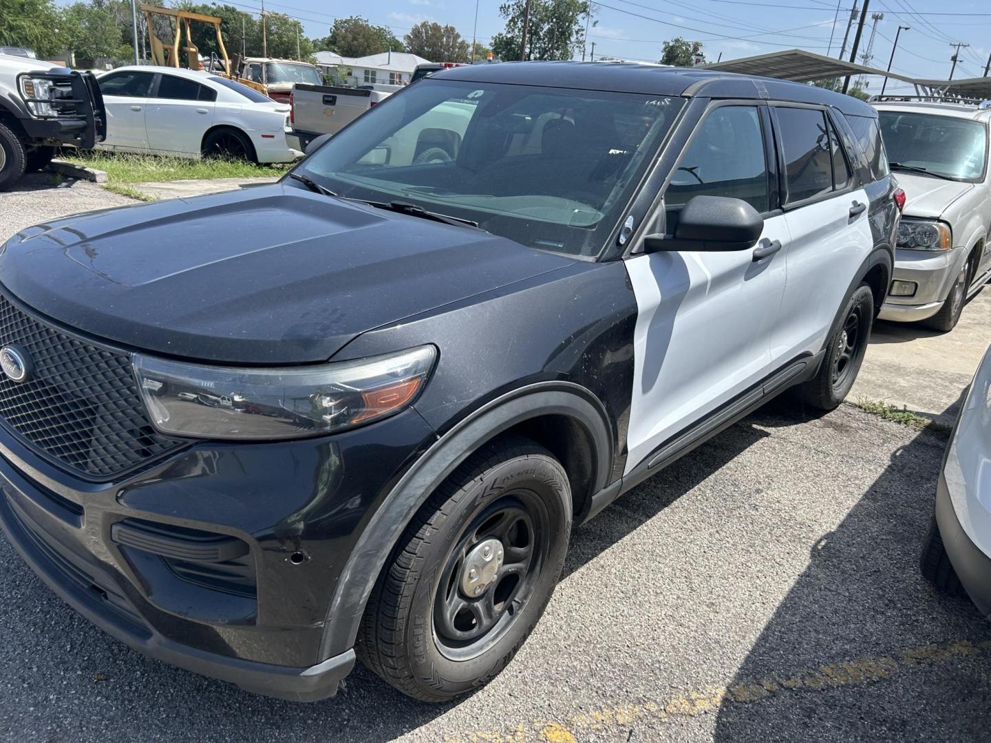 2021 Black Ford Explorer Police 4WD (1FM5K8AB8MG) with an 3.3L V6 DOHC 24V engine, 10A transmission, located at 1687 Business 35 S, New Braunfels, TX, 78130, (830) 625-7159, 29.655487, -98.051491 - Photo#0