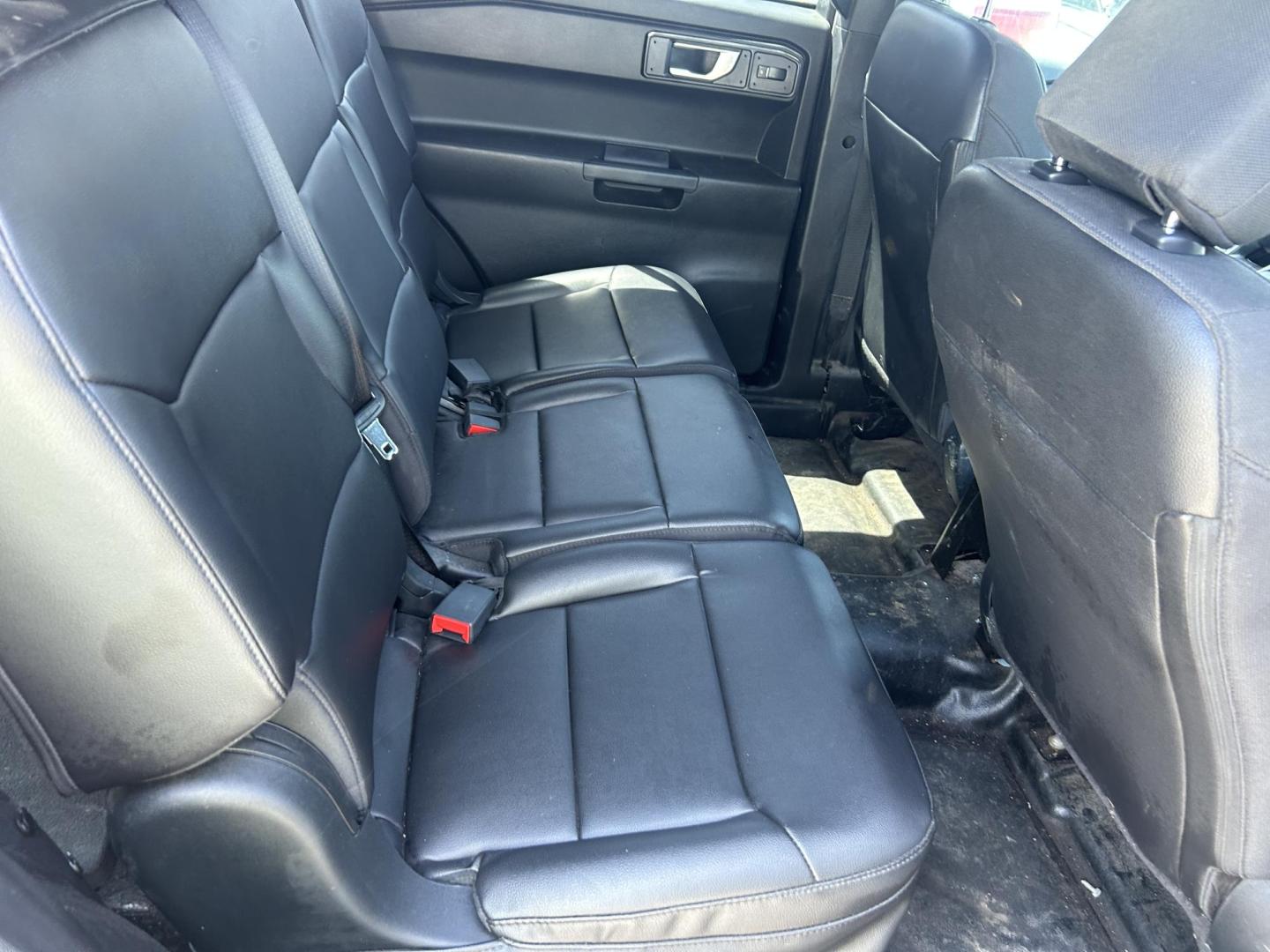 2021 Black Ford Explorer Police 4WD (1FM5K8AB8MG) with an 3.3L V6 DOHC 24V engine, 10A transmission, located at 1687 Business 35 S, New Braunfels, TX, 78130, (830) 625-7159, 29.655487, -98.051491 - Photo#4