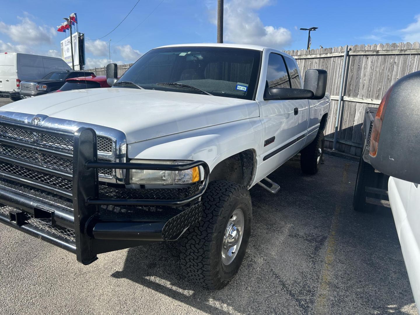 2001 White Dodge Ram 2500 Quad Cab Long Bed 4WD (3B7KF23741G) with an 5.9L V6 OHV 24V TURBO DIESEL engine, located at 1687 Business 35 S, New Braunfels, TX, 78130, (830) 625-7159, 29.655487, -98.051491 - Photo#0