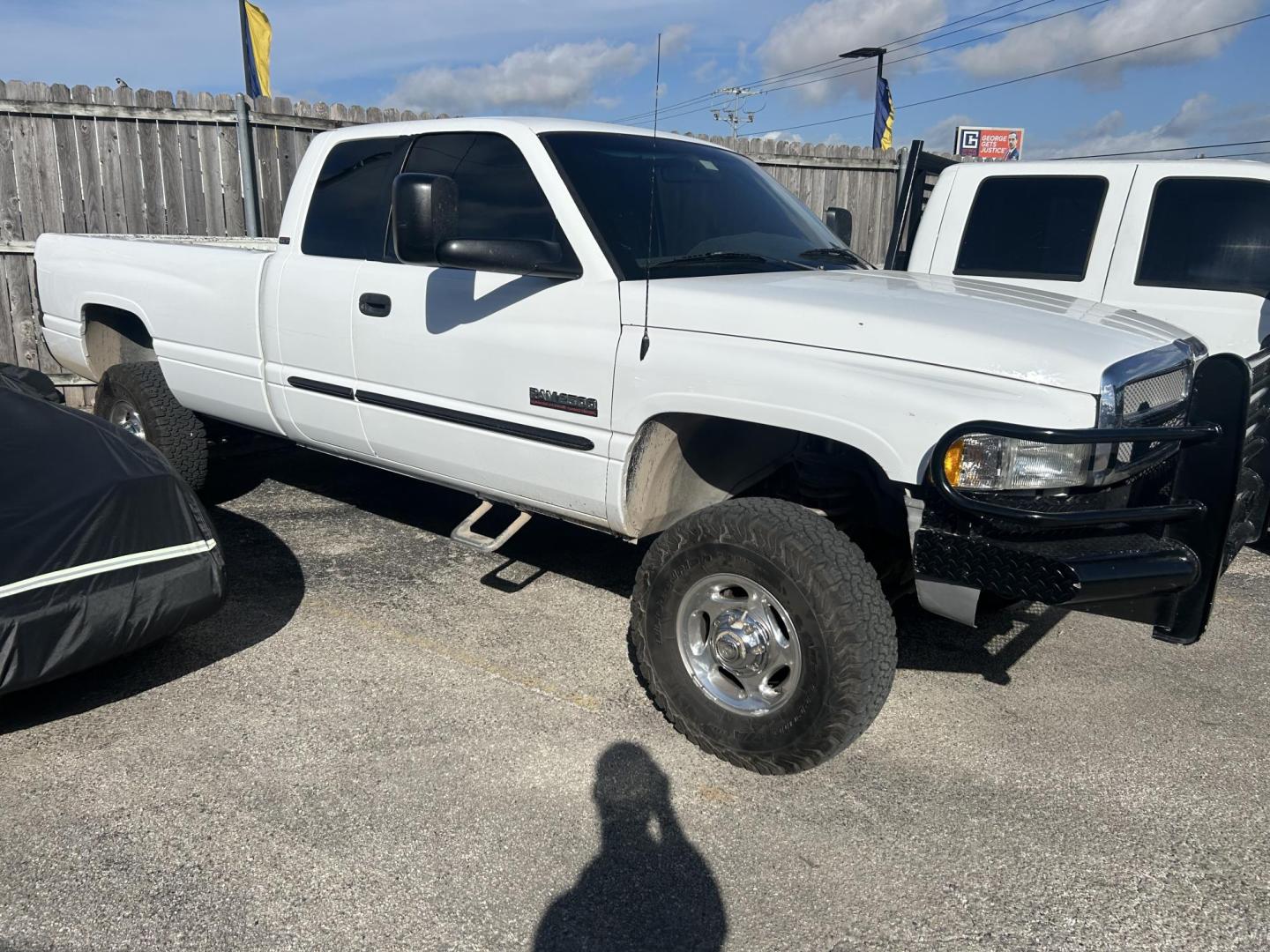 2001 White Dodge Ram 2500 Quad Cab Long Bed 4WD (3B7KF23741G) with an 5.9L V6 OHV 24V TURBO DIESEL engine, located at 1687 Business 35 S, New Braunfels, TX, 78130, (830) 625-7159, 29.655487, -98.051491 - Photo#1