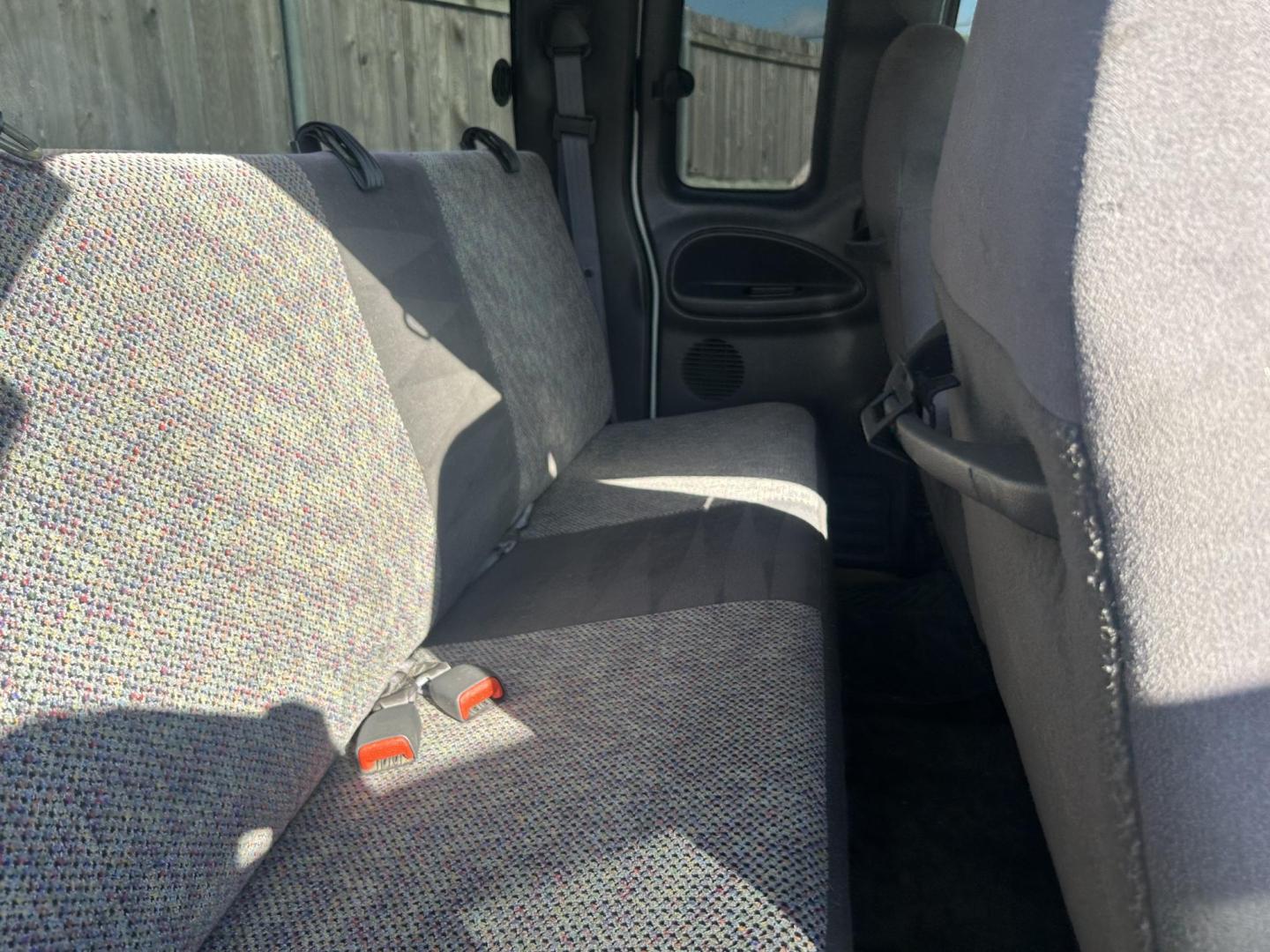 2001 White Dodge Ram 2500 Quad Cab Long Bed 4WD (3B7KF23741G) with an 5.9L V6 OHV 24V TURBO DIESEL engine, located at 1687 Business 35 S, New Braunfels, TX, 78130, (830) 625-7159, 29.655487, -98.051491 - Photo#3