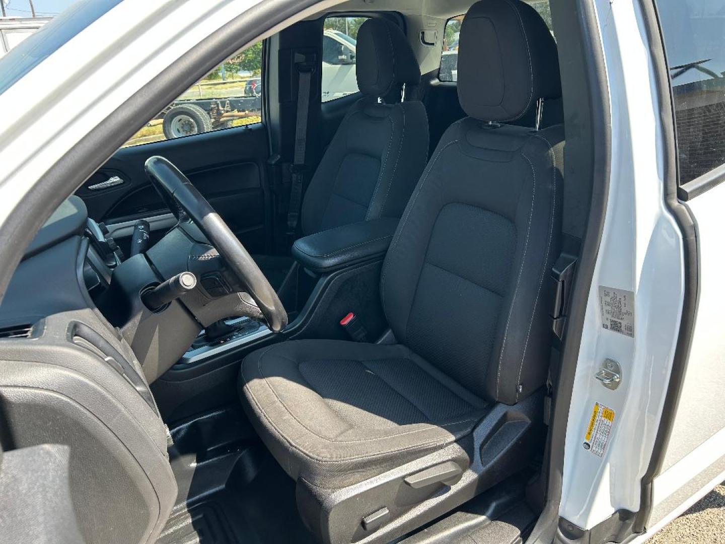2022 Chevrolet Colorado LT Ext. Cab 2WD (1GCHSCEA3N1) with an 2.5L L4 DOHC 16V GAS engine, 6A transmission, located at 1687 Business 35 S, New Braunfels, TX, 78130, (830) 625-7159, 29.655487, -98.051491 - Photo#5