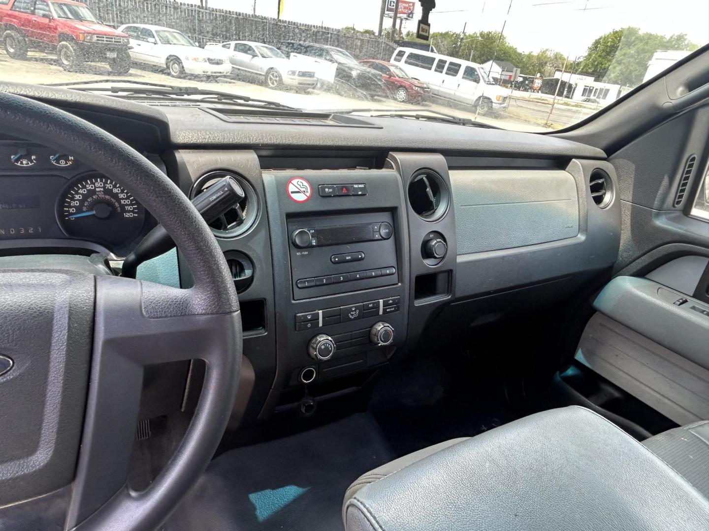 2014 White Ford F-150 STX 6.5-ft. Bed 2WD (1FTMF1CM9EK) with an 3.7L V6 DOHC 24V engine, 6-Speed Automatic transmission, located at 1687 Business 35 S, New Braunfels, TX, 78130, (830) 625-7159, 29.655487, -98.051491 - Photo#10