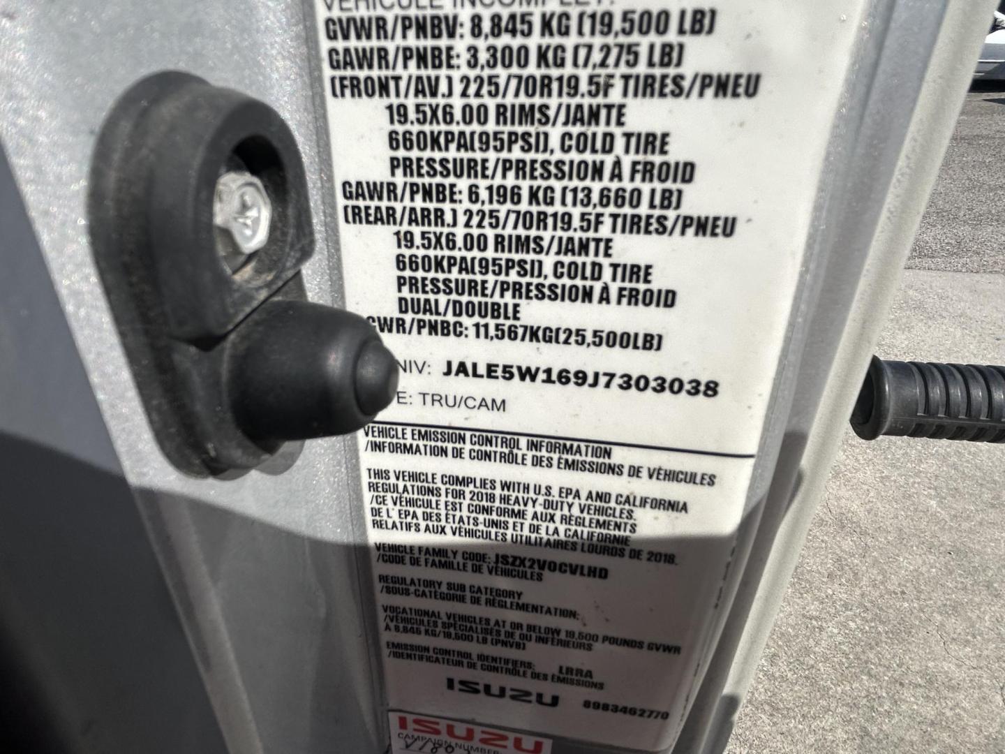 2018 Gray Isuzu NQR - (JALE5W169J7) with an 5.2L L6 DIESEL engine, located at 1687 Business 35 S, New Braunfels, TX, 78130, (830) 625-7159, 29.655487, -98.051491 - Photo#11