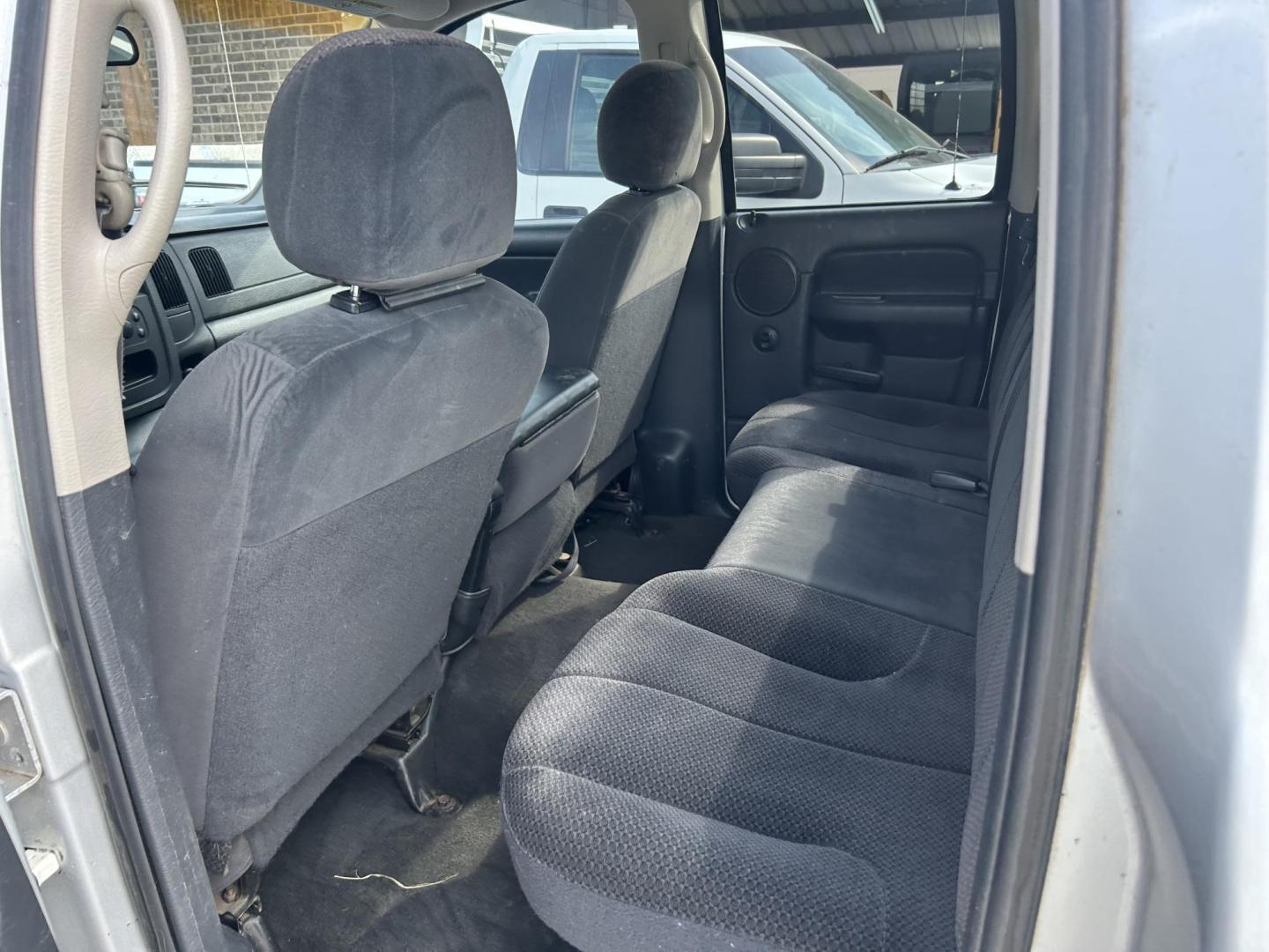 2002 Silver Dodge Ram 1500 SLT Plus Quad Cab 2WD (1D7HA18N82S) with an 4.7L V8 SOHC 16V engine, Automatic transmission, located at 1687 Business 35 S, New Braunfels, TX, 78130, (830) 625-7159, 29.655487, -98.051491 - Photo#8