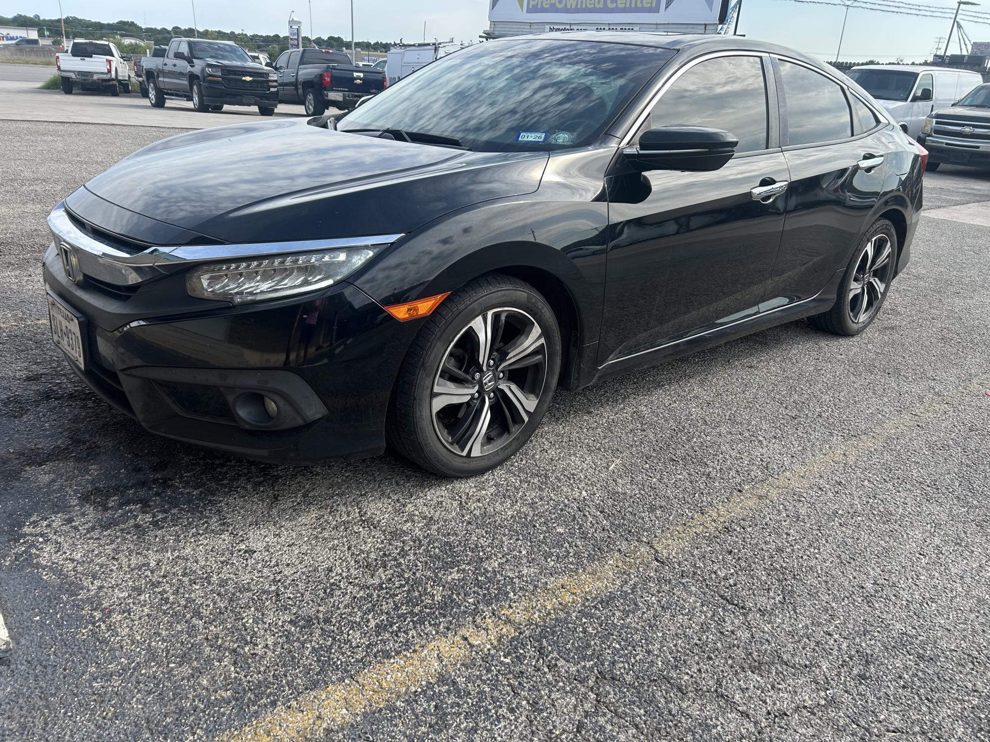 photo of 2017 Honda Civic Touring Sedan CVT