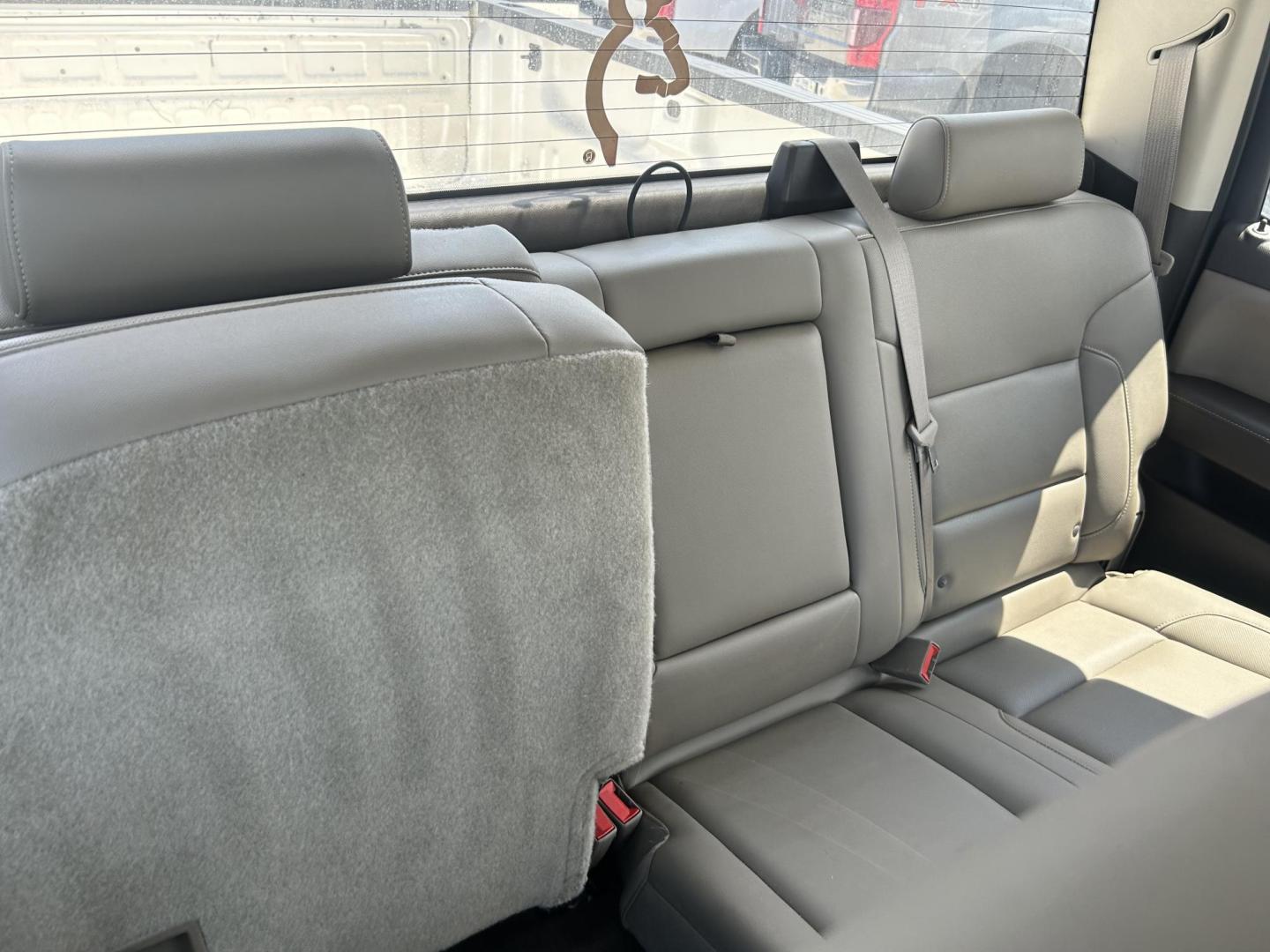 2014 White GMC Sierra 1500 SLT Crew Cab 4WD (3GTU2VEC1EG) with an 5.3L V8 OHV 16V engine, 6-Speed Automatic transmission, located at 1687 Business 35 S, New Braunfels, TX, 78130, (830) 625-7159, 29.655487, -98.051491 - Photo#4