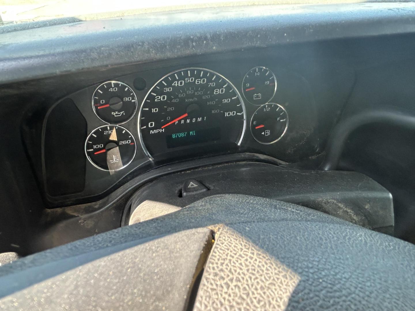 2015 White Chevrolet Express G3500 (1GB0G2CF0F1) with an 4.8L V8 FFV engine, 6-Speed Automatic transmission, located at 1687 Business 35 S, New Braunfels, TX, 78130, (830) 625-7159, 29.655487, -98.051491 - Photo#6