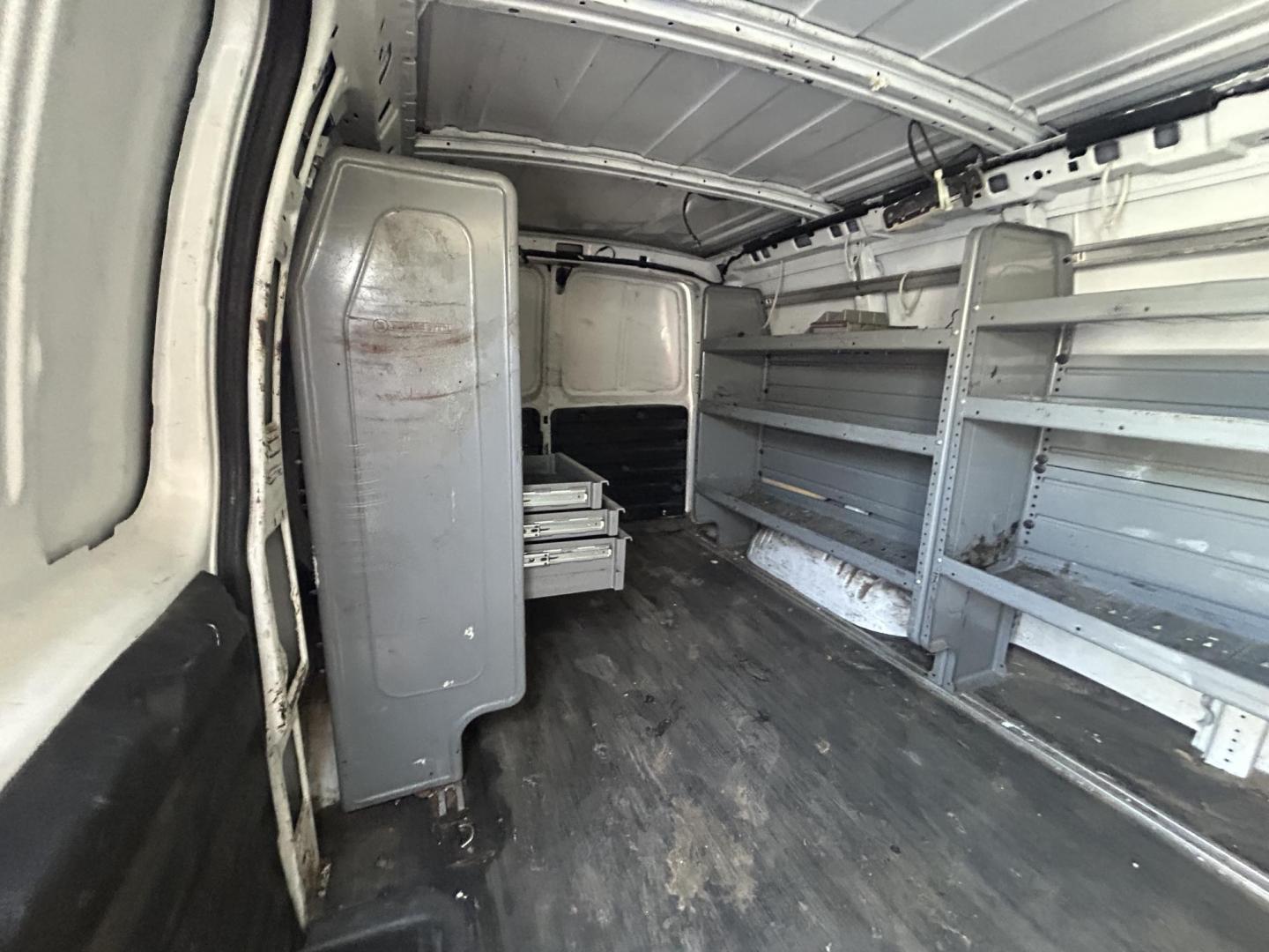 2016 White Chevrolet Express 3500 Cargo (1GCZGGFG3G1) with an 6.0L V8 OHV 16V FFV engine, 6A transmission, located at 1687 Business 35 S, New Braunfels, TX, 78130, (830) 625-7159, 29.655487, -98.051491 - Photo#10