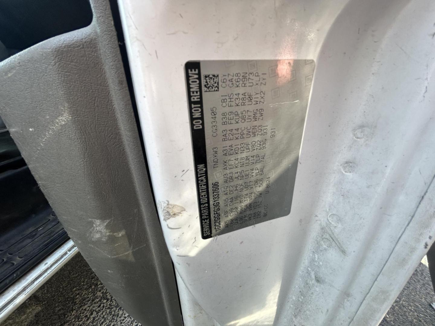 2016 White Chevrolet Express 3500 Cargo (1GCZGGFG3G1) with an 6.0L V8 OHV 16V FFV engine, 6A transmission, located at 1687 Business 35 S, New Braunfels, TX, 78130, (830) 625-7159, 29.655487, -98.051491 - Photo#11