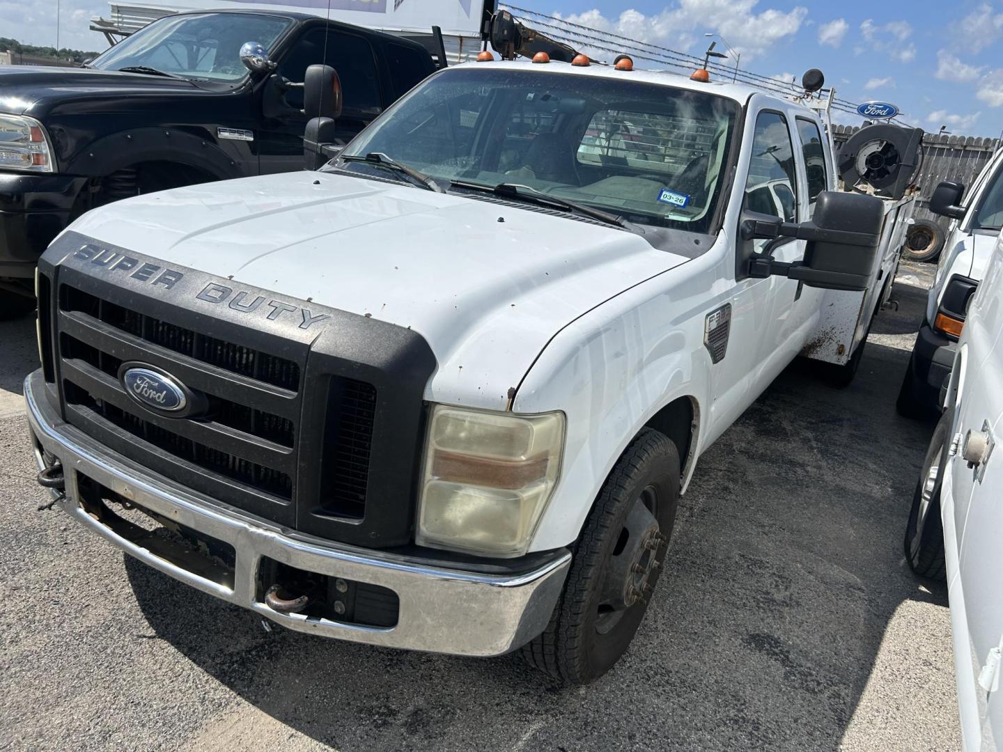2008 White Ford F-350 SD XL Crew Cab DRW 2WD (1FDWW36R98E) with an 6.4L V8 OHV 32V TURBO DIESEL engine, located at 1687 Business 35 S, New Braunfels, TX, 78130, (830) 625-7159, 29.655487, -98.051491 - Photo#0